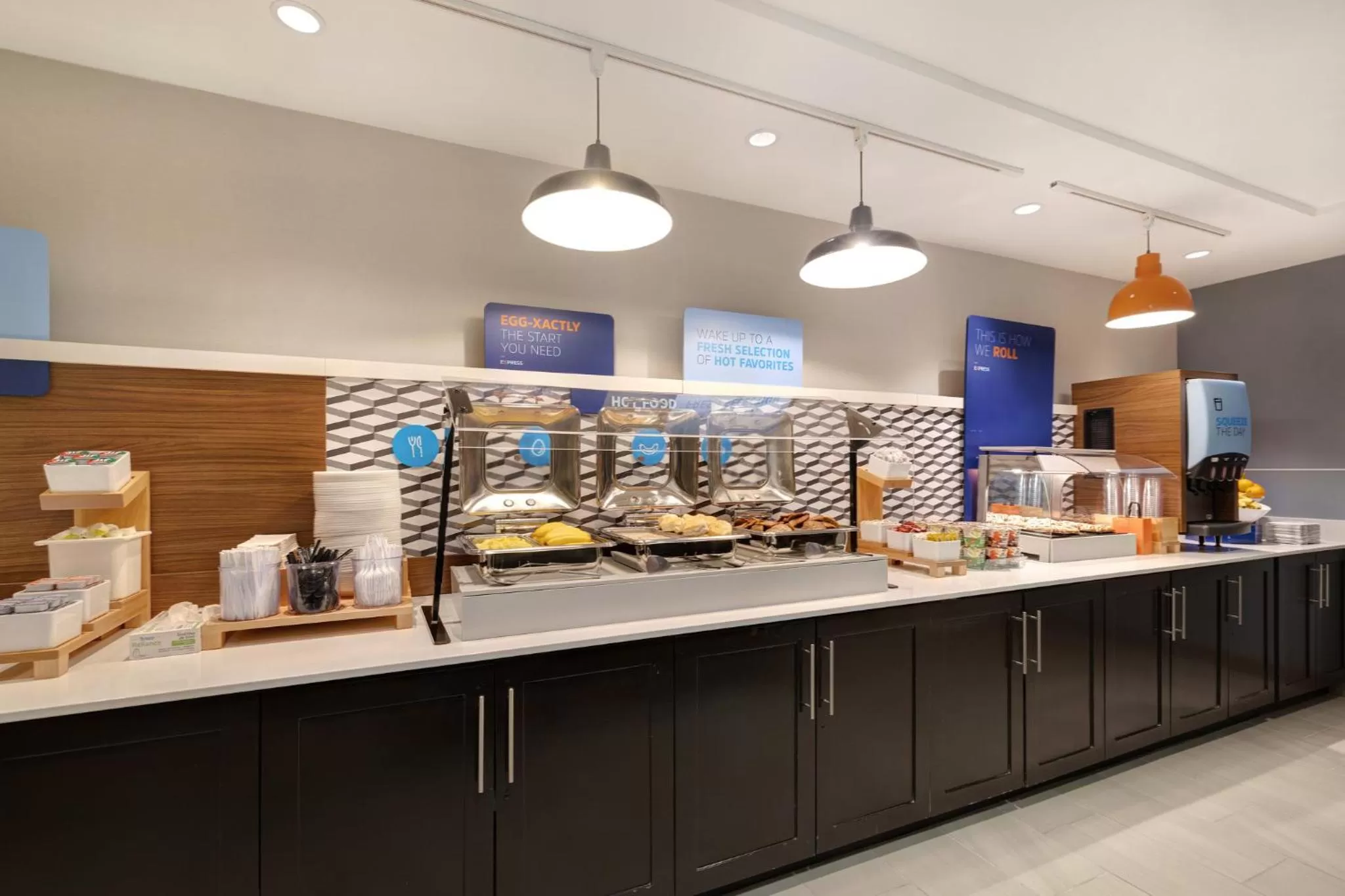 Breakfast in Holiday Inn Express & Suites - Kansas City KU Medical Center by IHG