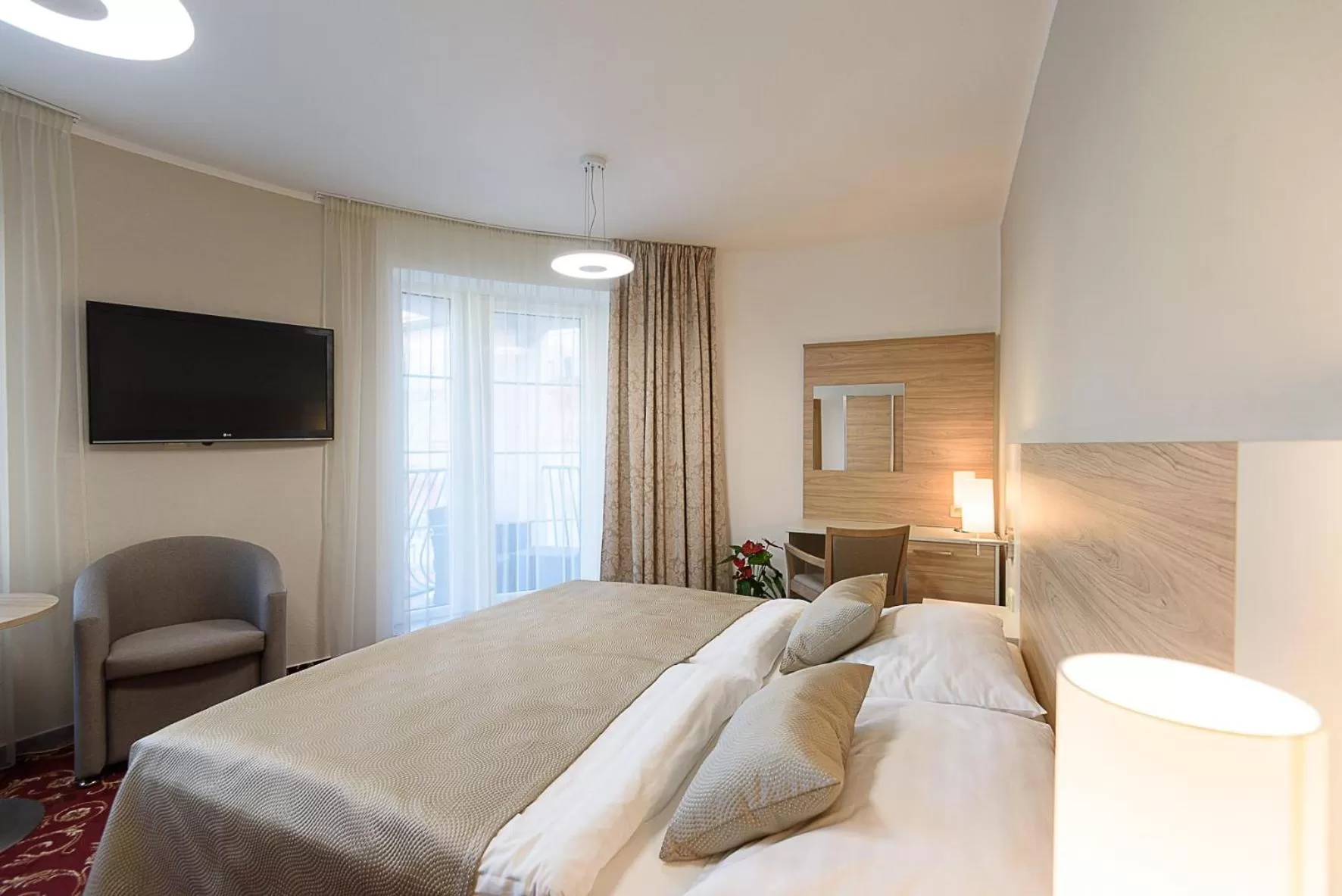 Balcony/Terrace, Bed in Sport-V-Hotel