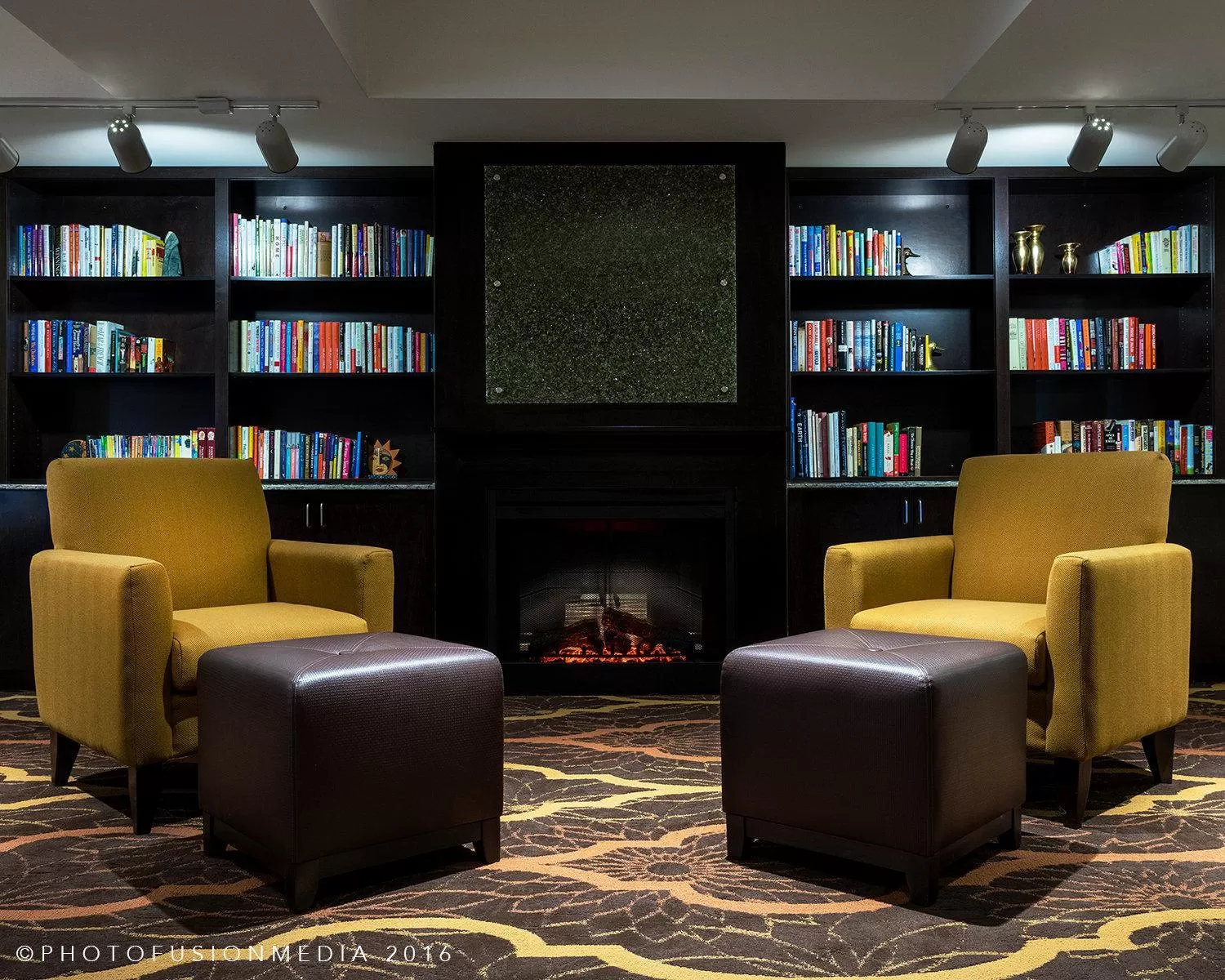 Library in Comfort Suites DuBois Country Club