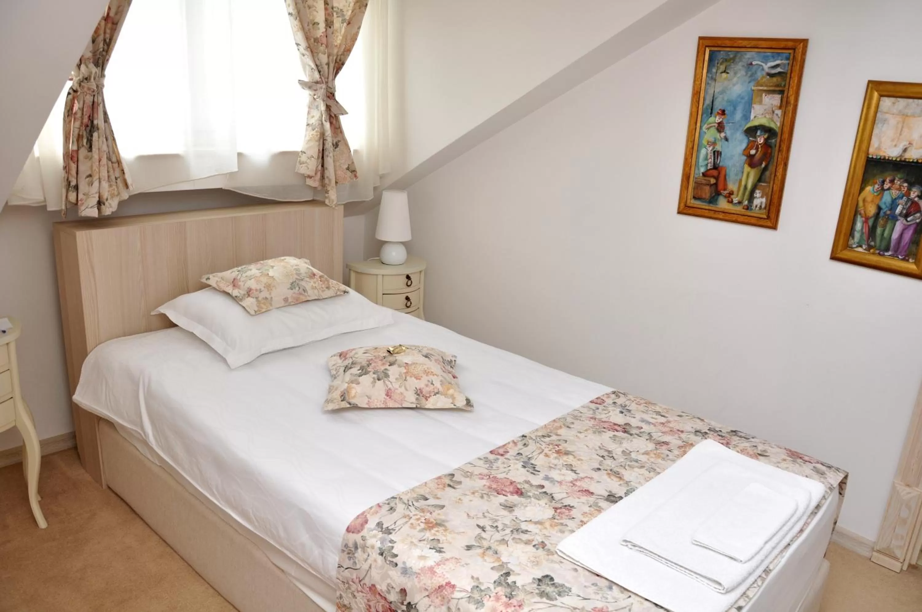 Bed in Garni Hotel Andric