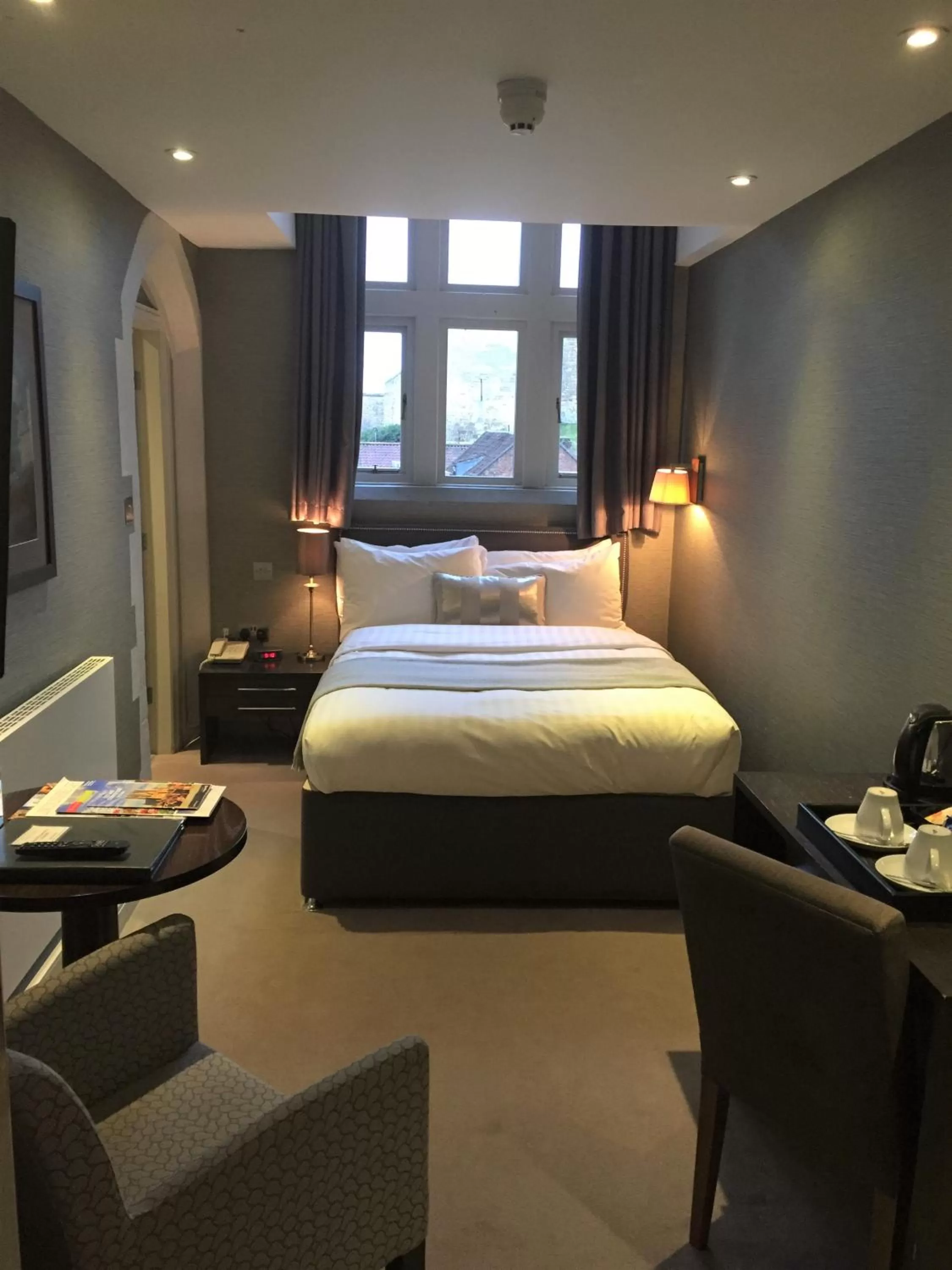 Photo of the whole room, Bed in Castle Hotel & Apartments