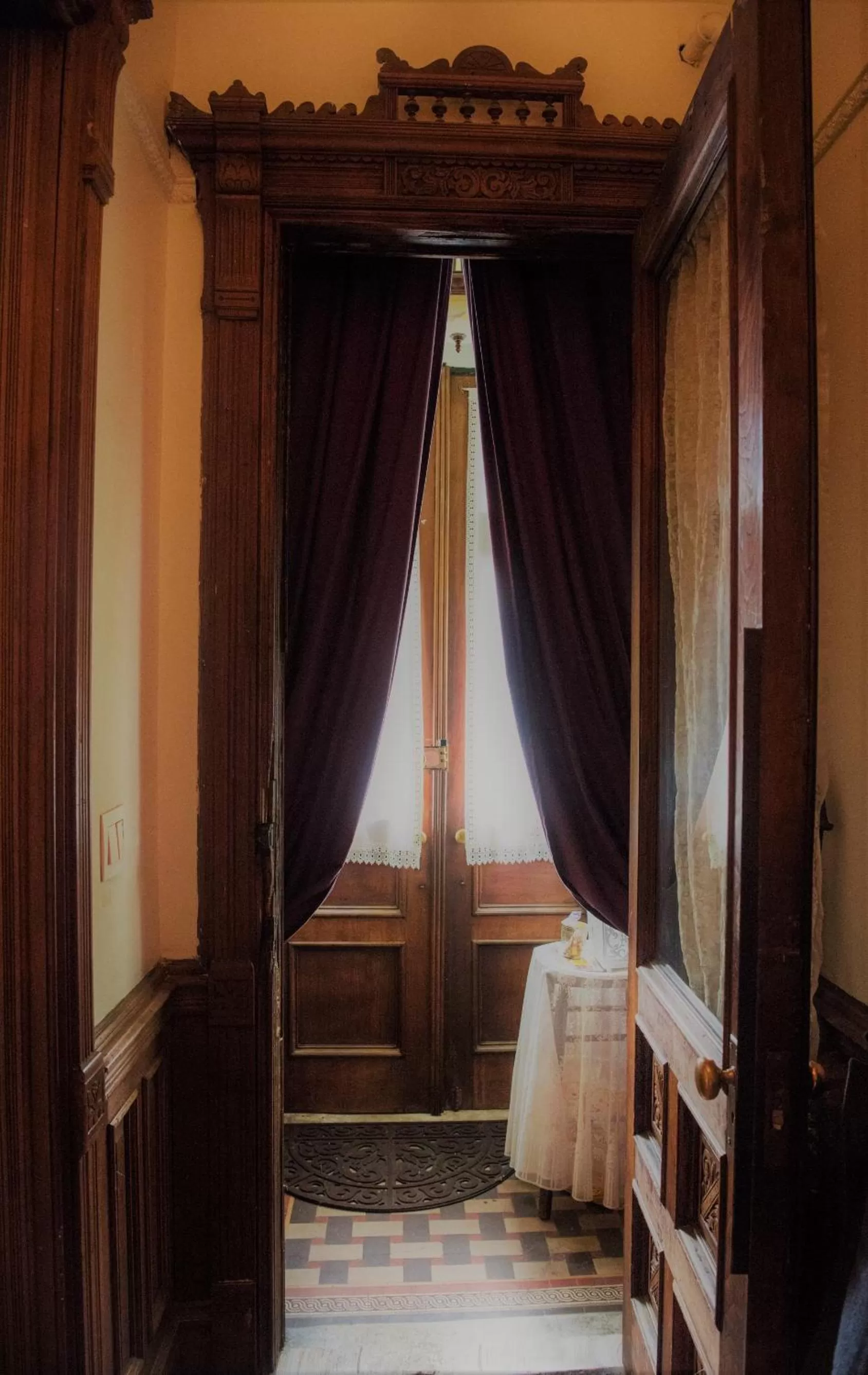 Facade/entrance, Bed in Harlem Grand