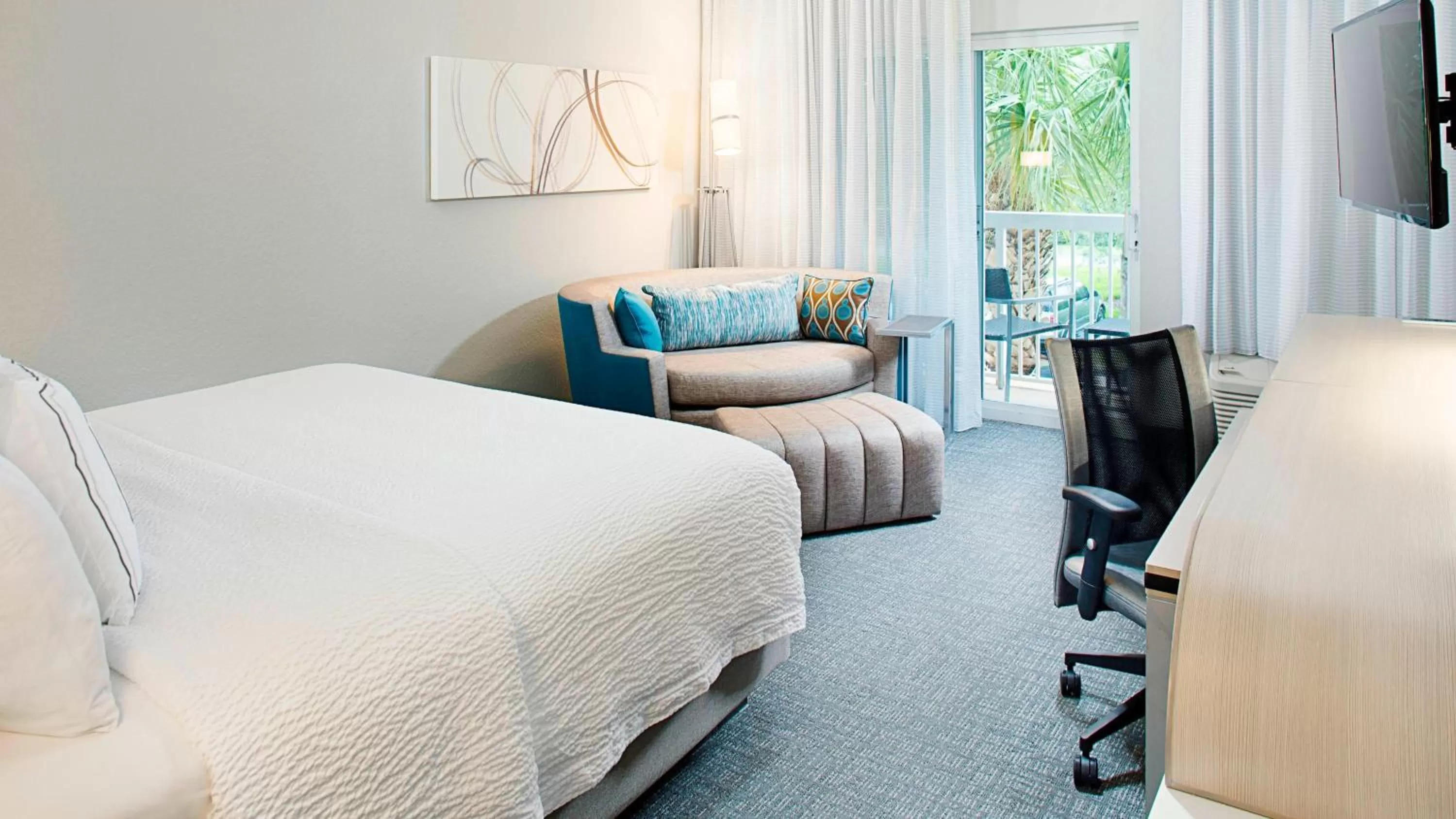 King Room with Sofa Bed and Adapted Tub - Mobility Accessible in Courtyard by Marriott West Palm Beach Airport