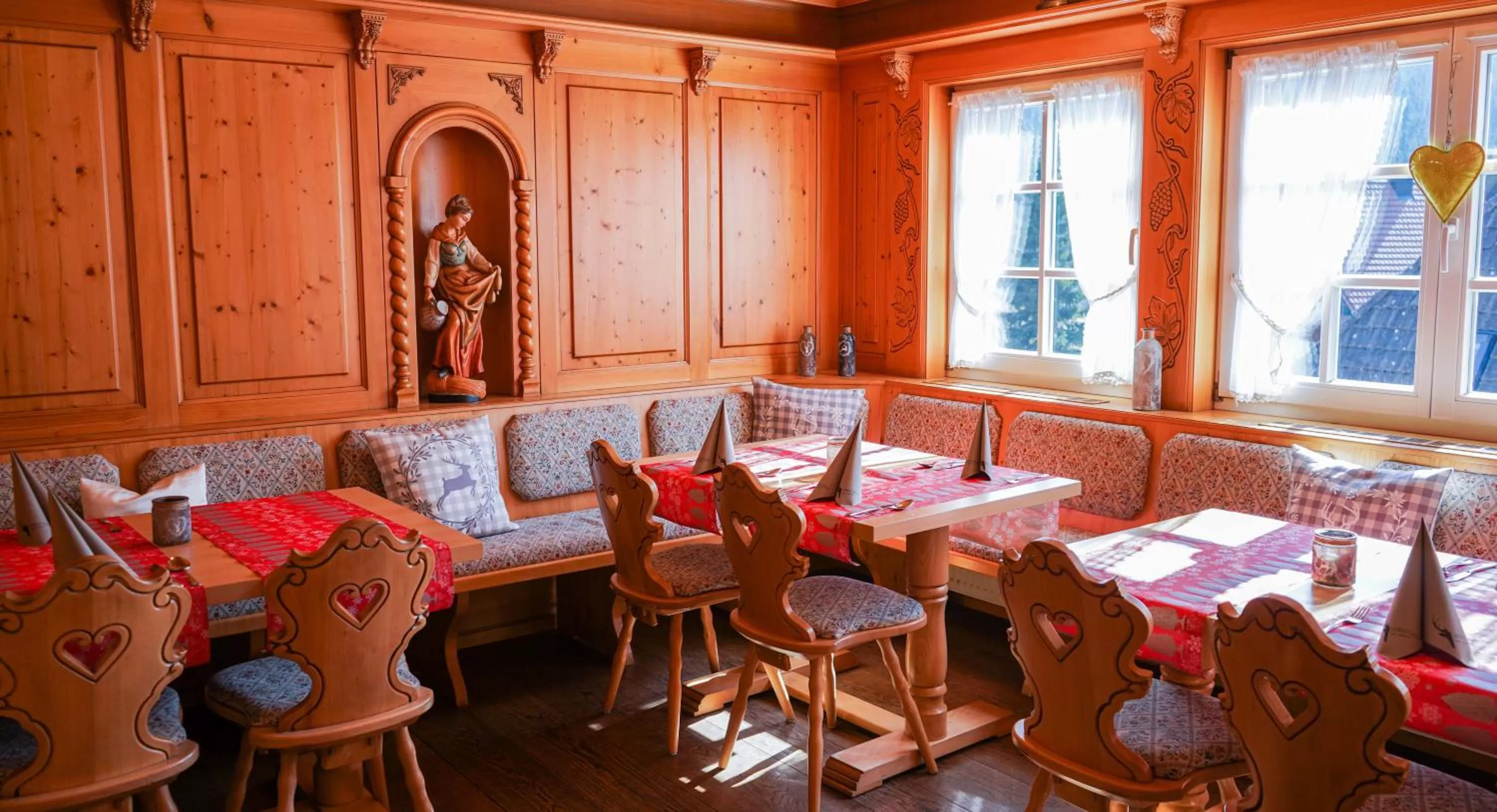 Restaurant/places to eat in Hotel Hirschen