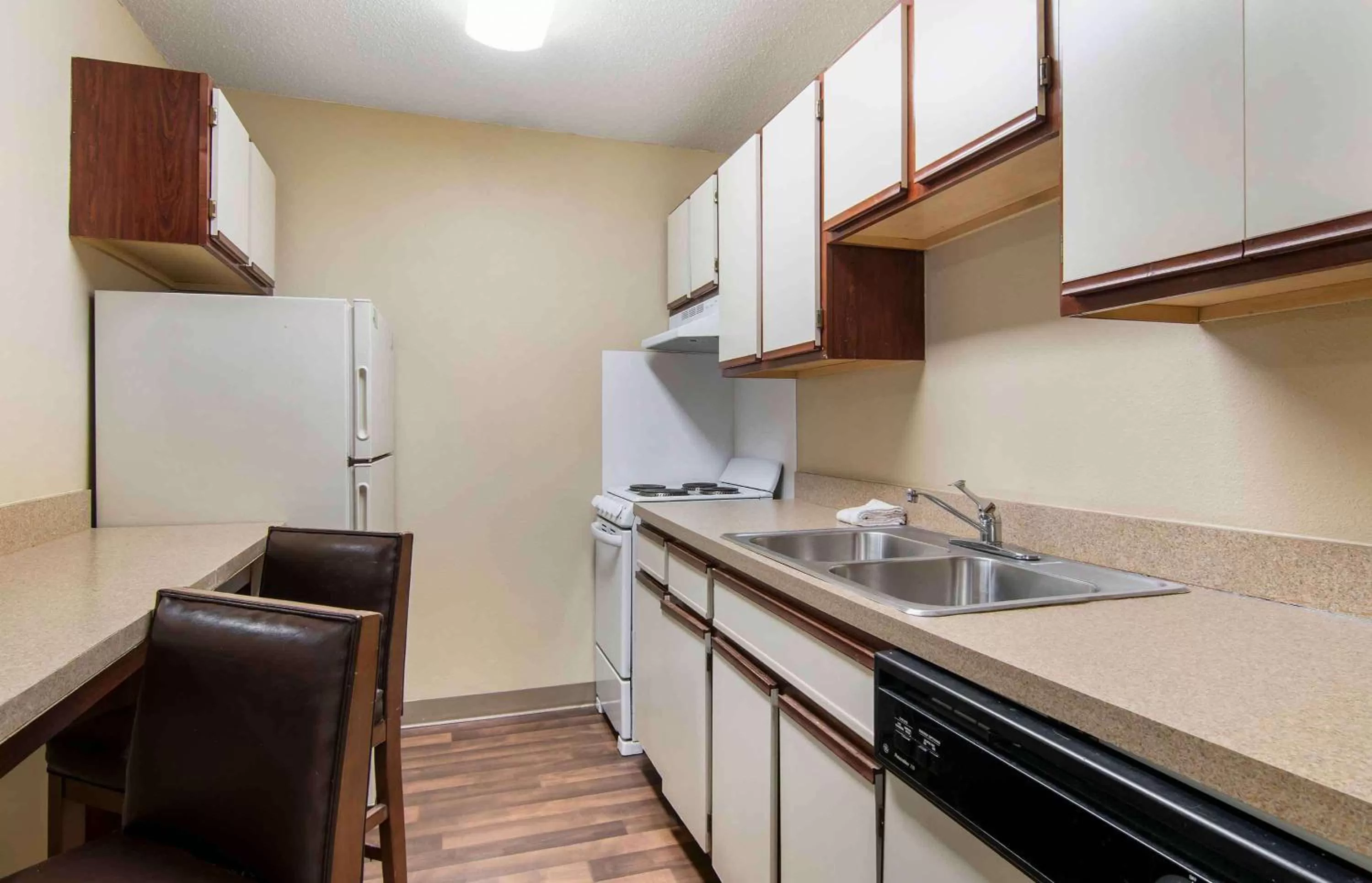 Bedroom in Extended Stay America Select Suites - St Louis - Earth City