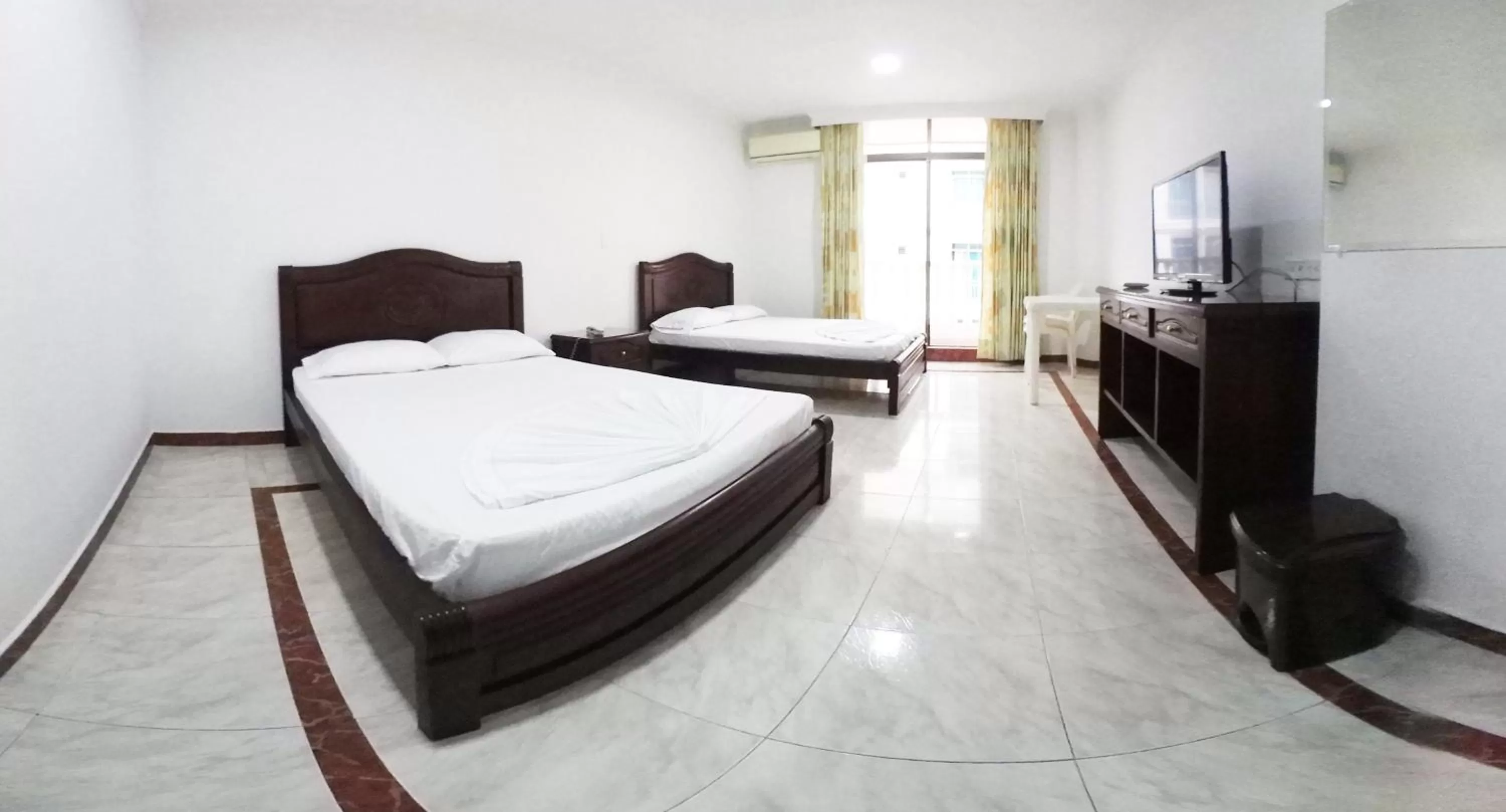 Photo of the whole room in Zahira Hotel Melgar