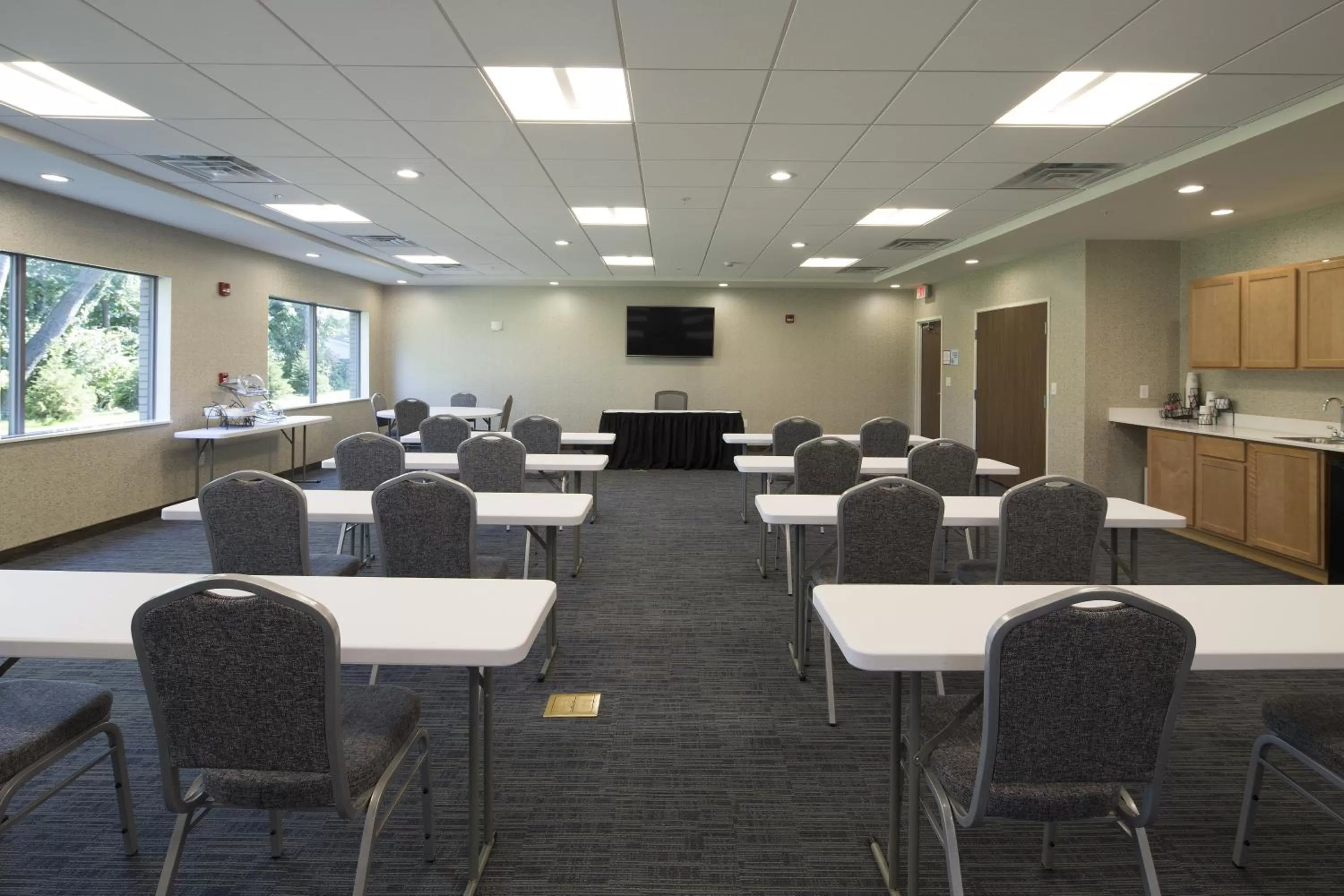 Meeting/conference room in Holiday Inn Express & Suites - Michigan City by IHG
