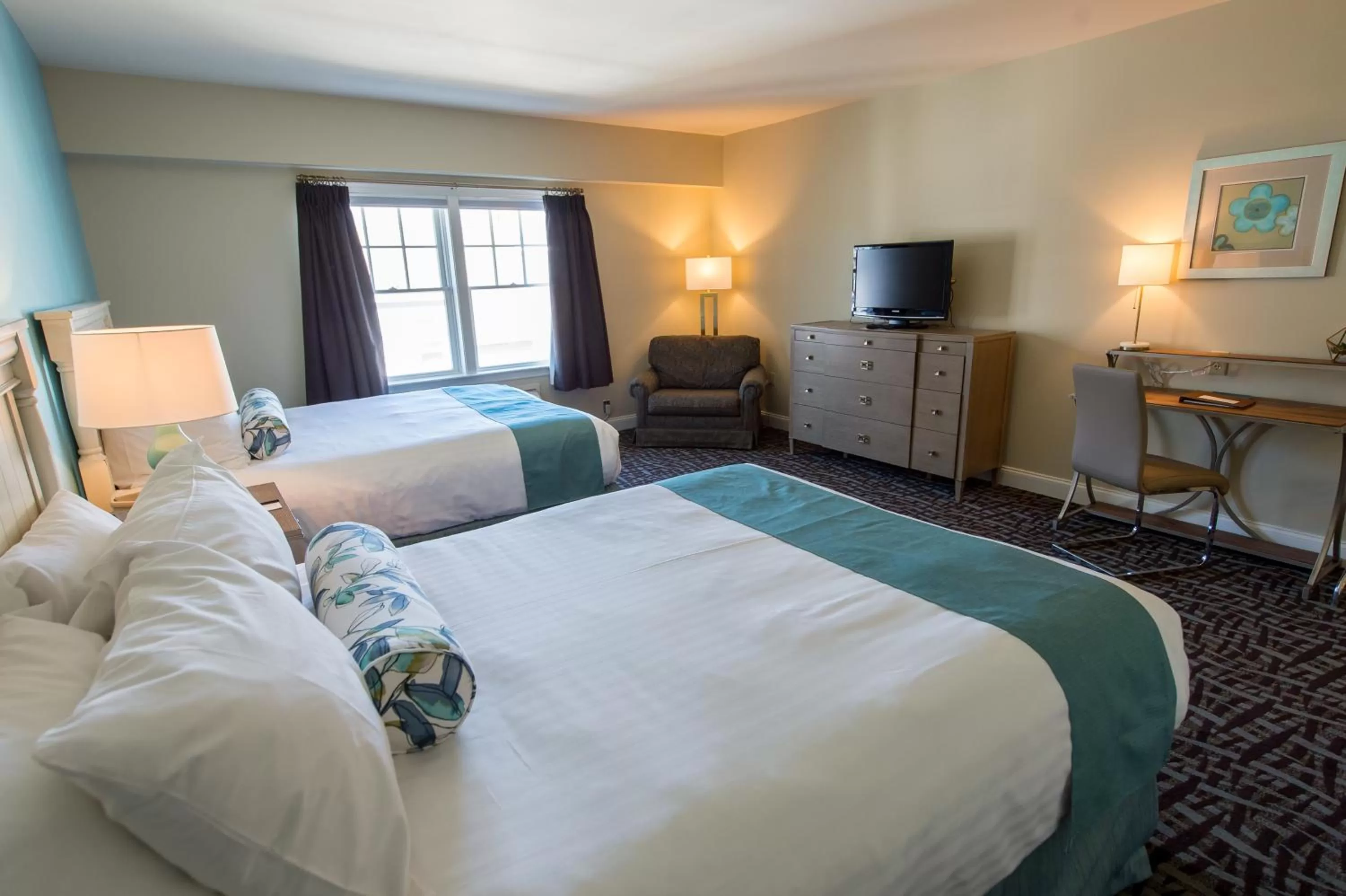 Photo of the whole room, Bed in Union Bluff Hotel & Meeting House