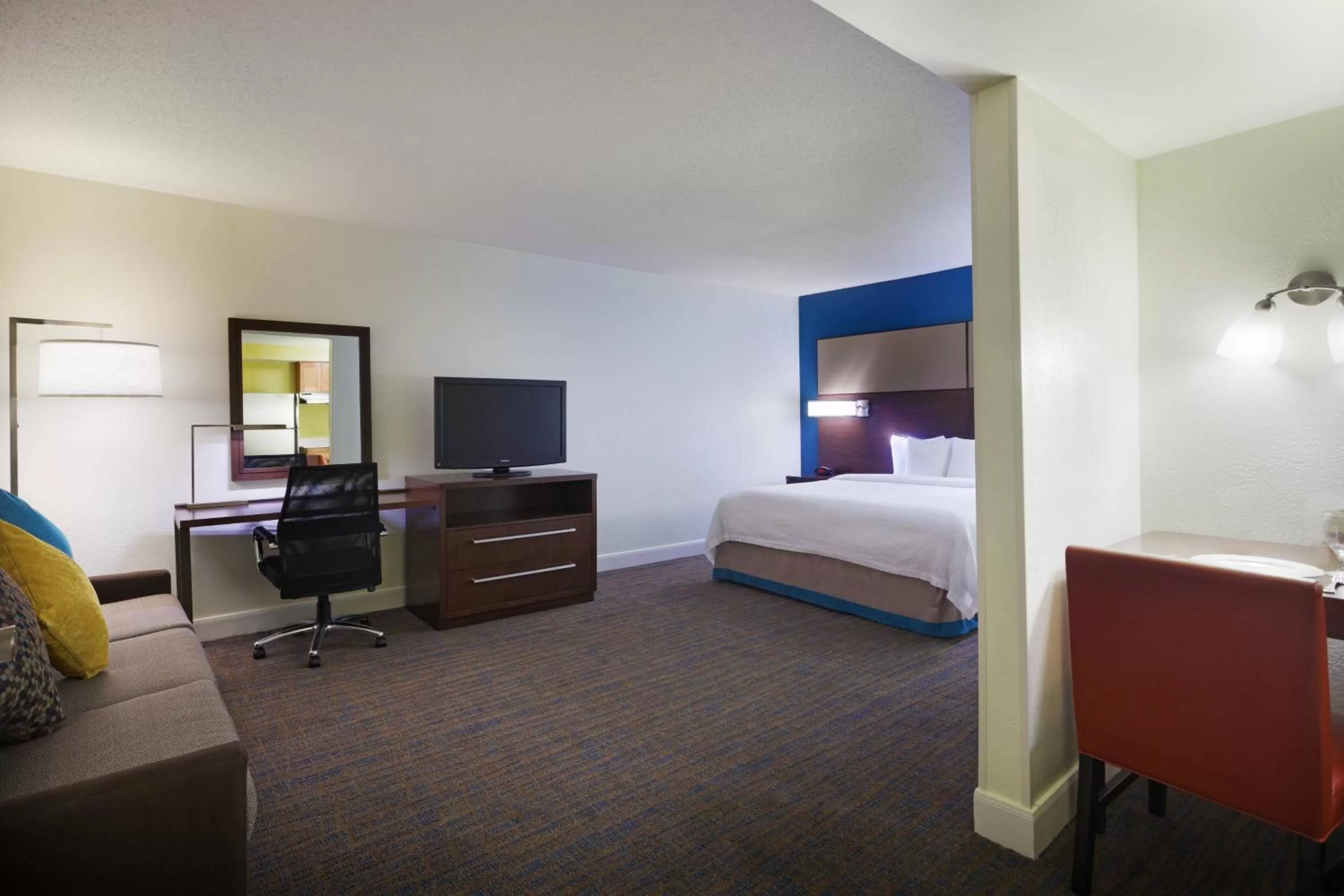 Photo of the whole room, Bed in Residence Inn Houston by The Galleria
