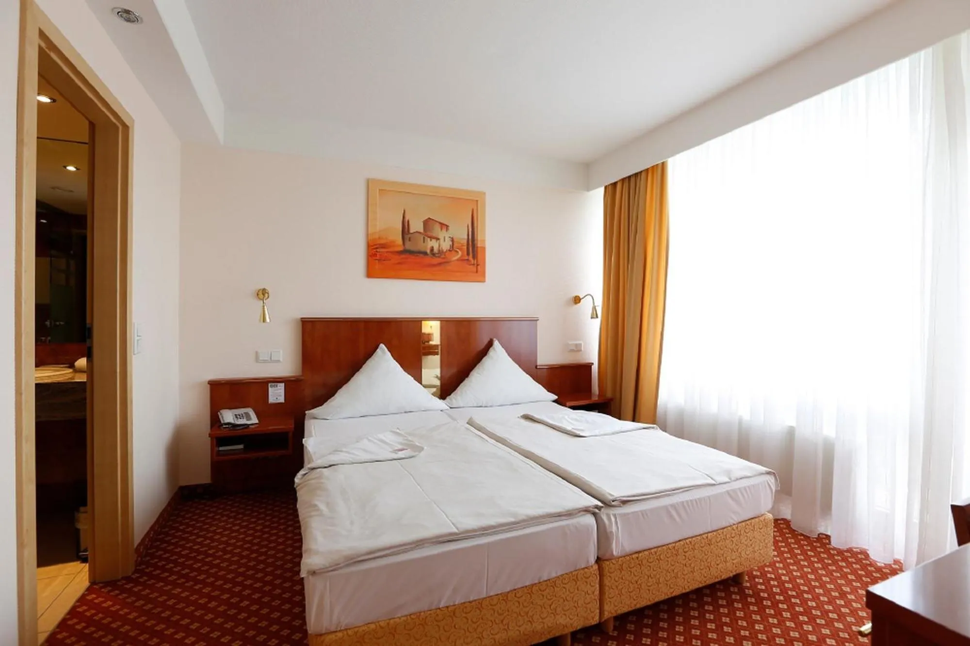 Photo of the whole room, Bed in Caravelle Hotel im Park