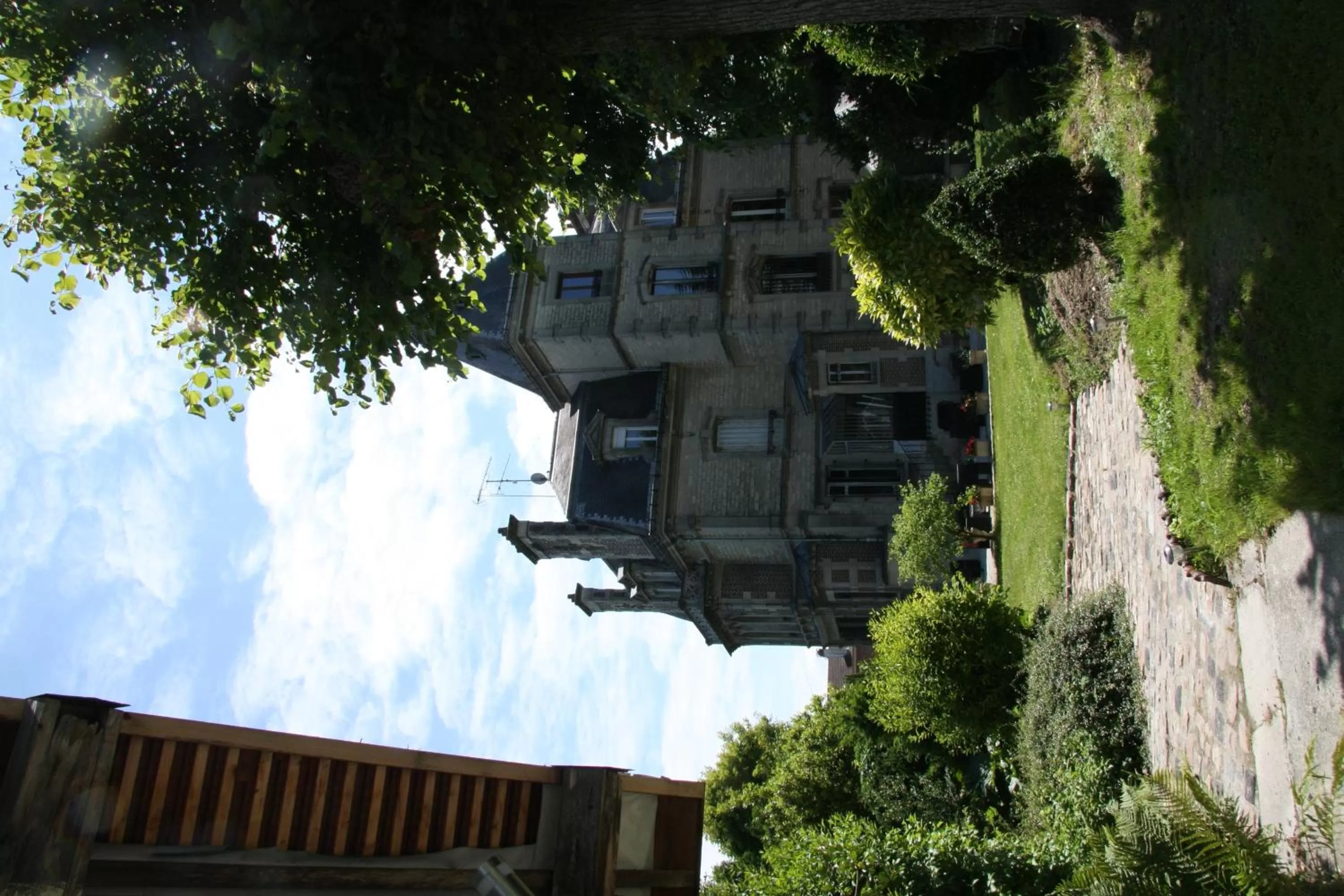 Property building in Villa Primerose