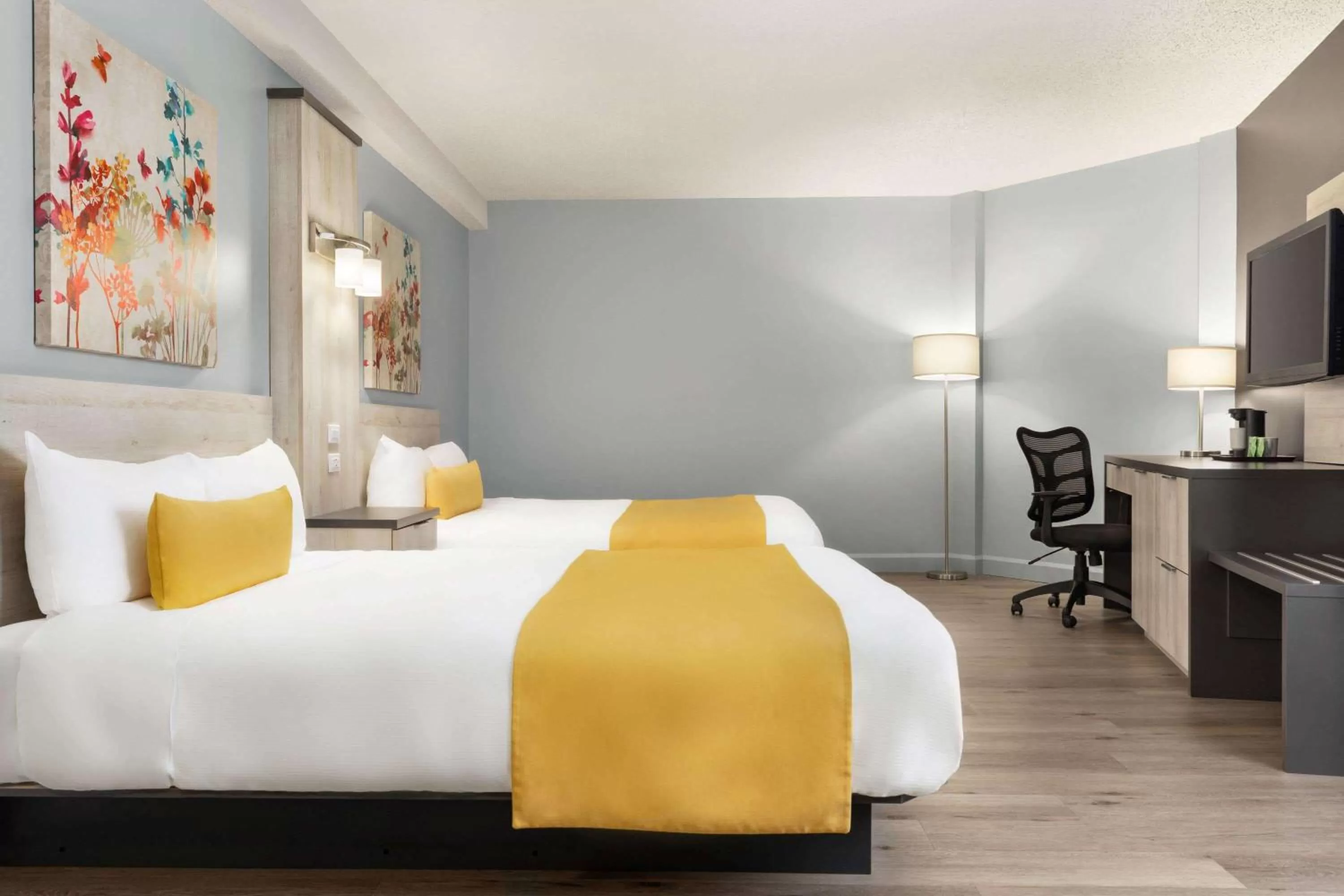 Photo of the whole room, Bed in Travelodge by Wyndham Alma