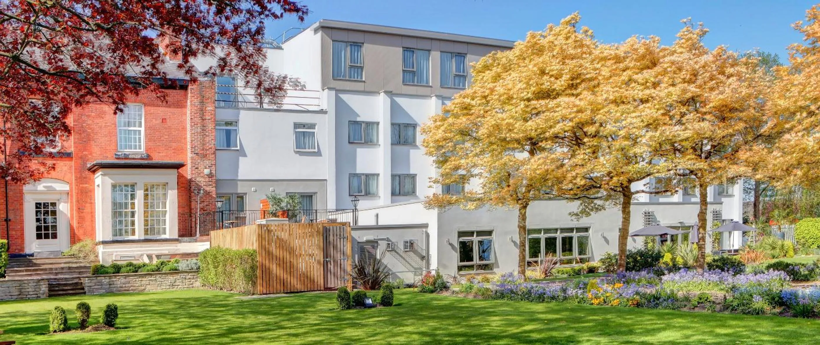 Property building in Best Western Plus Pinewood Manchester Airport-Wilmslow Hotel