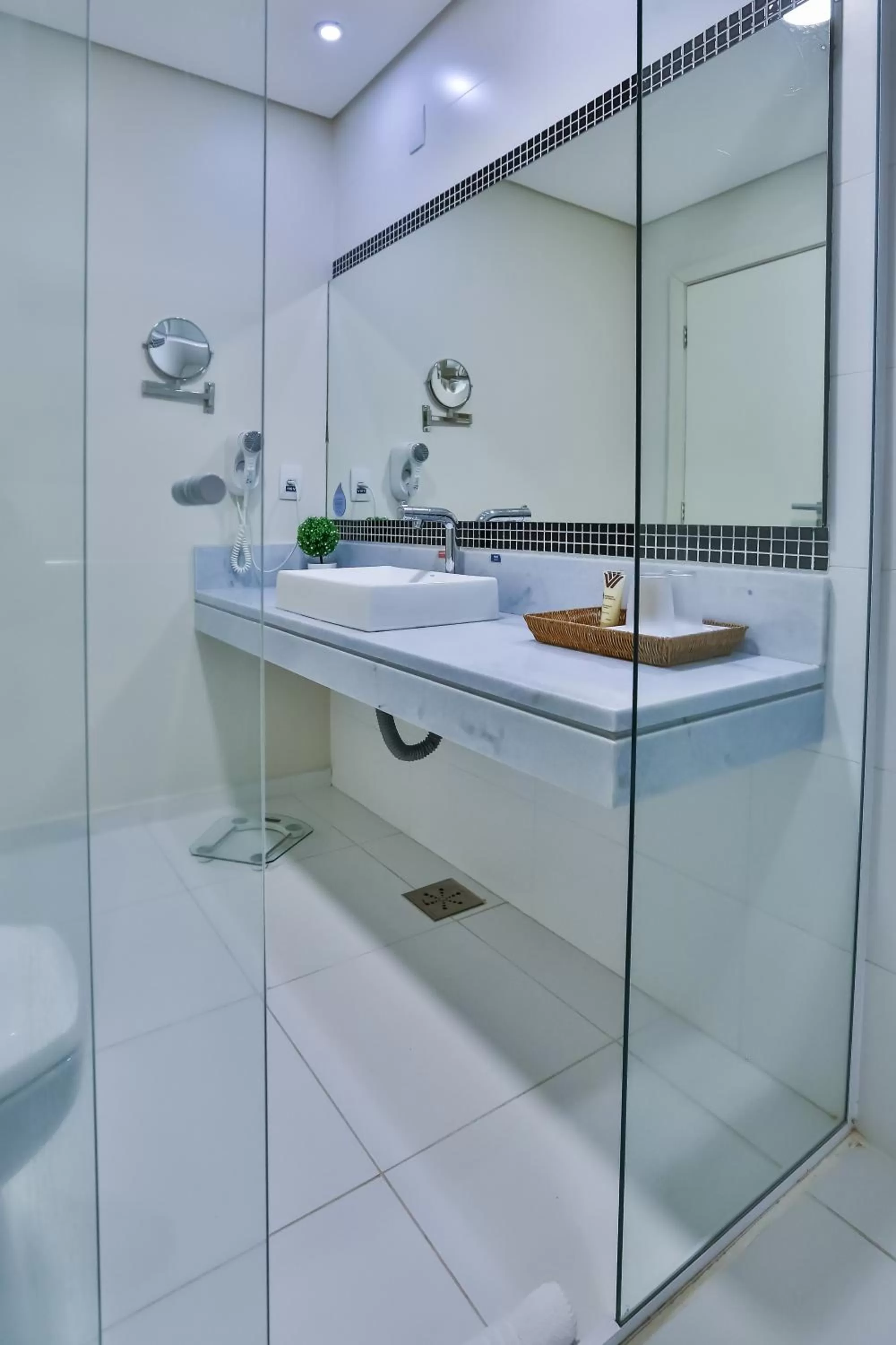 Bathroom in Wyndham Golden Foz Suítes