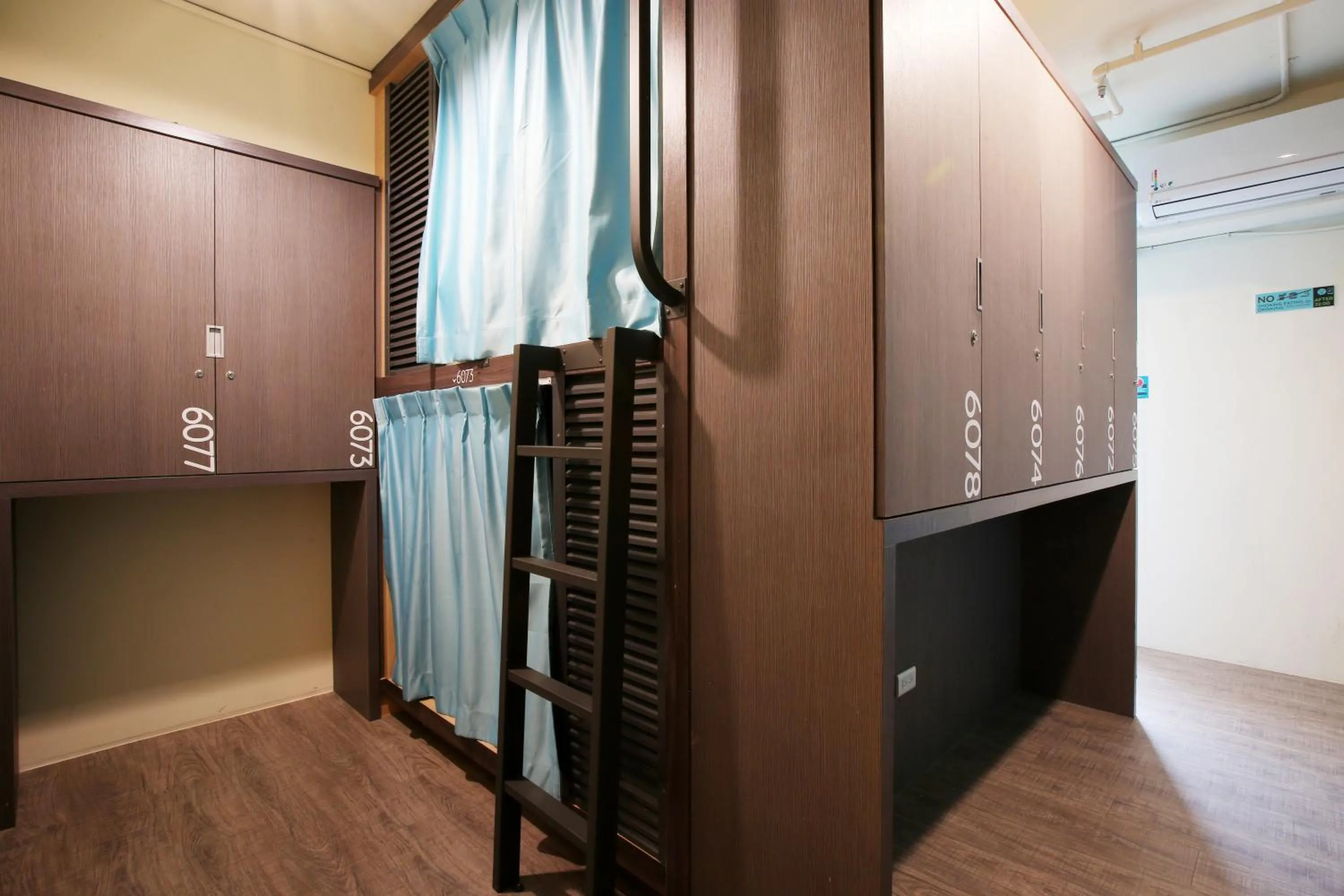 bunk bed in Loosha Hostel