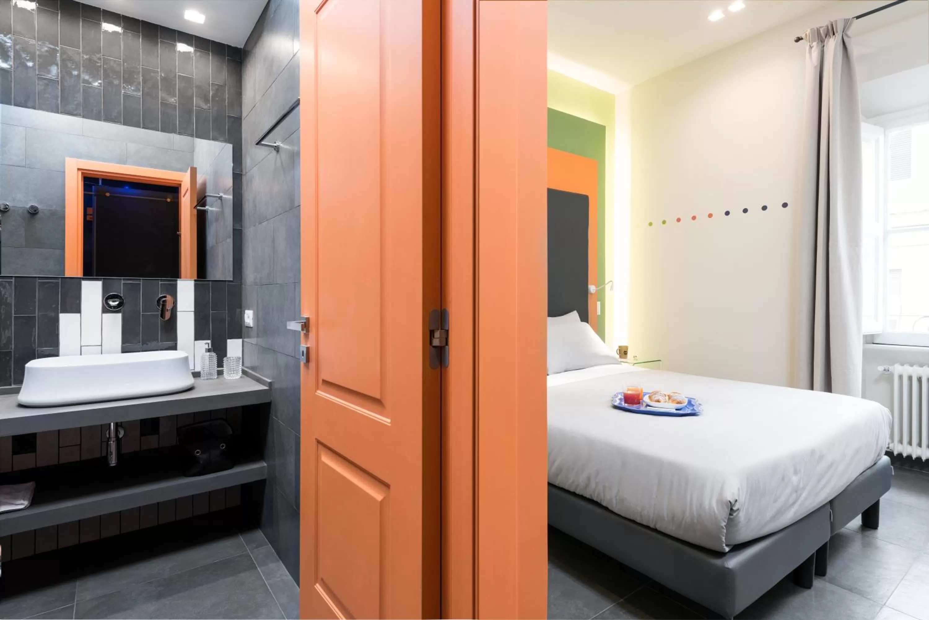 Bed in Circle in the Square