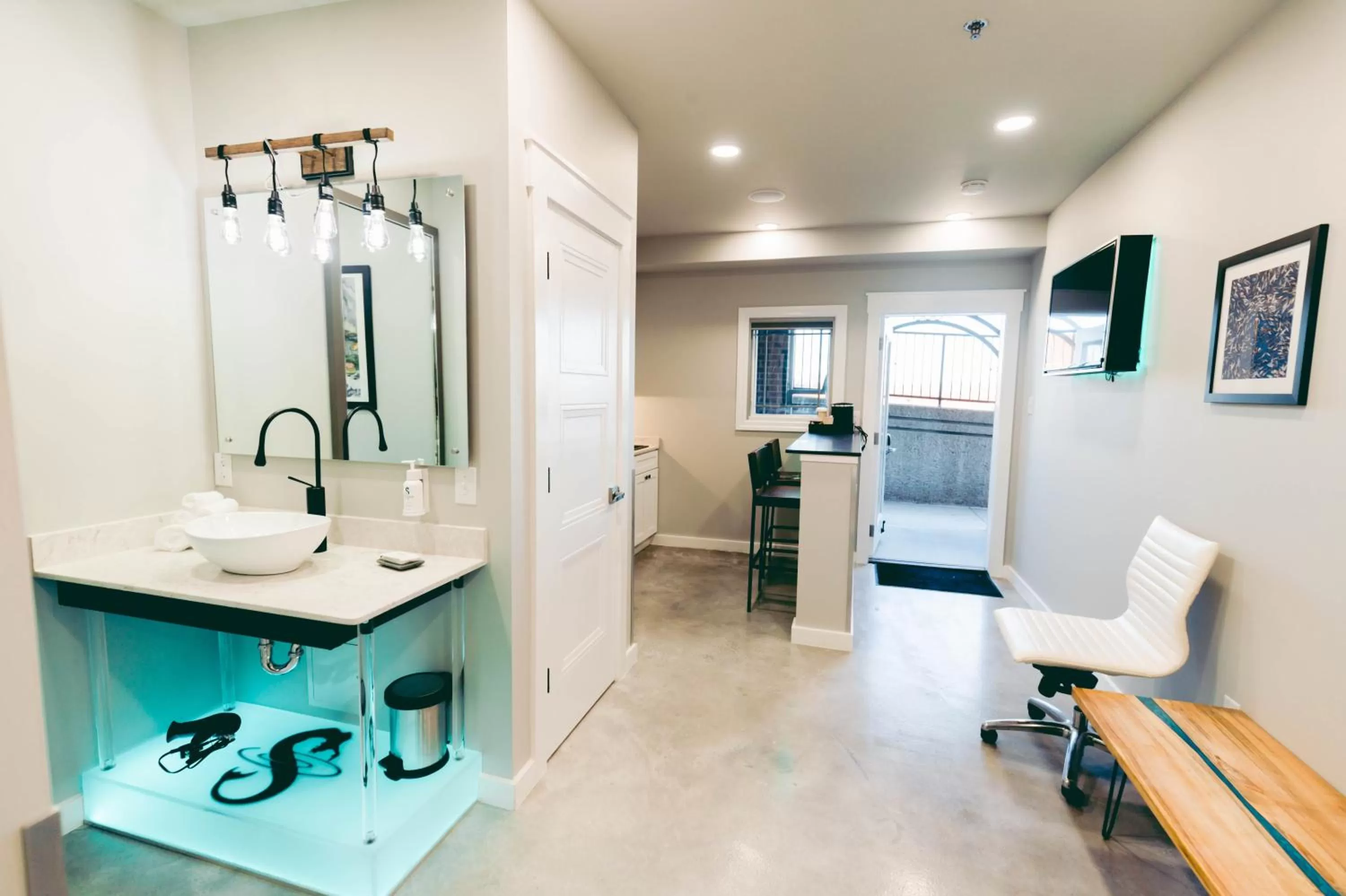 River Sirens Hotel-Contactless Check in Hotel