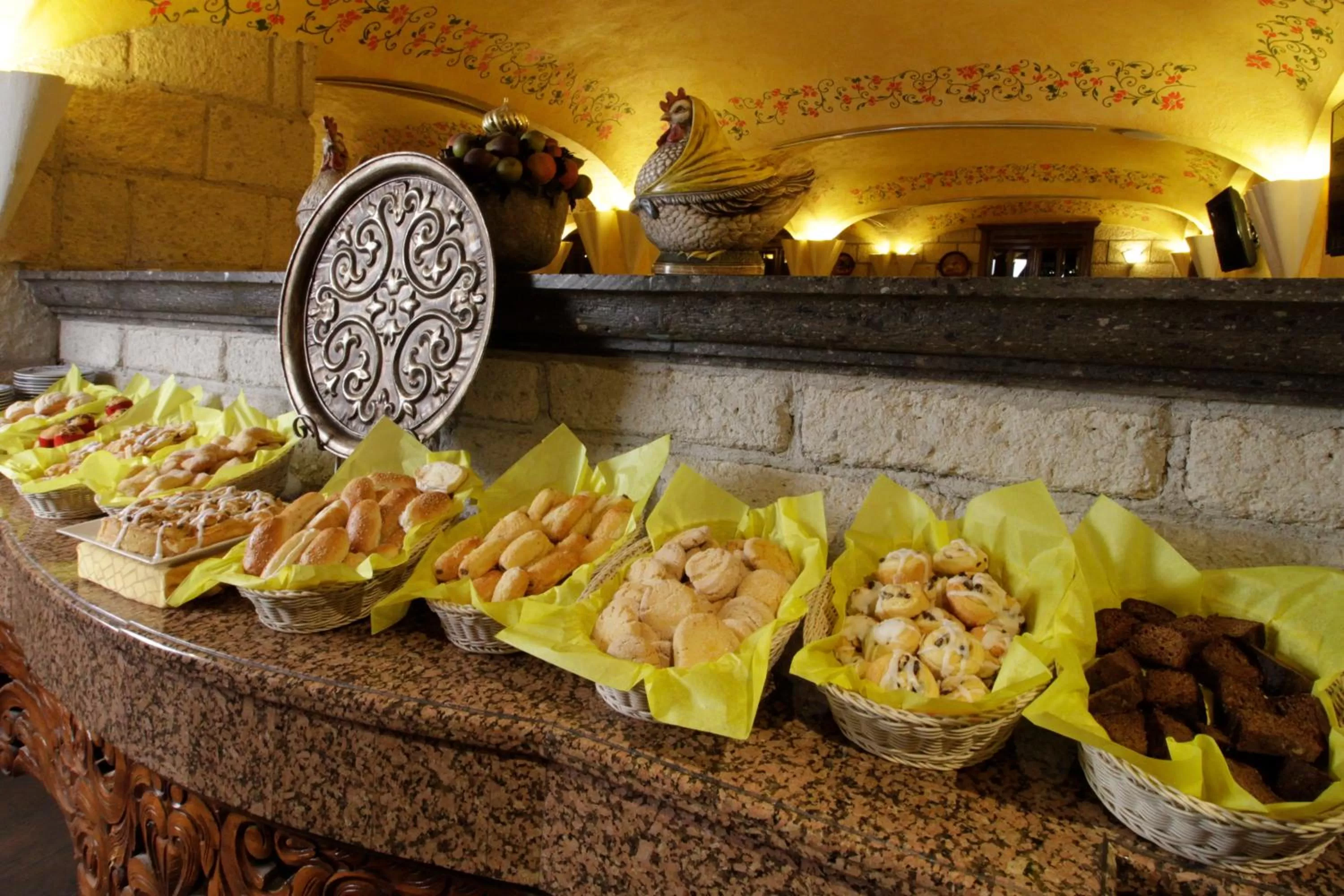 Breakfast in Holiday Inn Queretaro Centro Historico by IHG