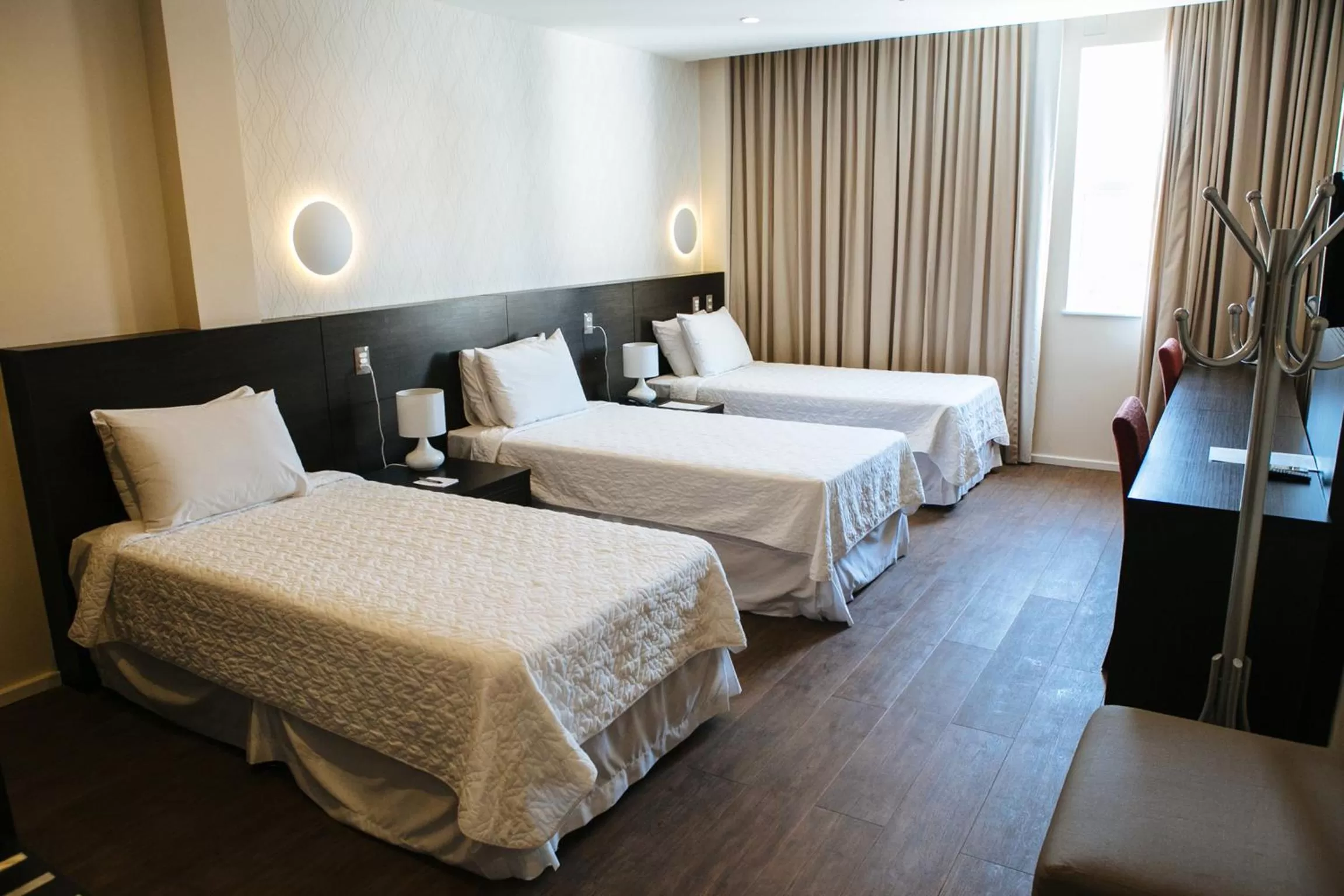 Bathroom, Bed in Arosa Rio Hotel