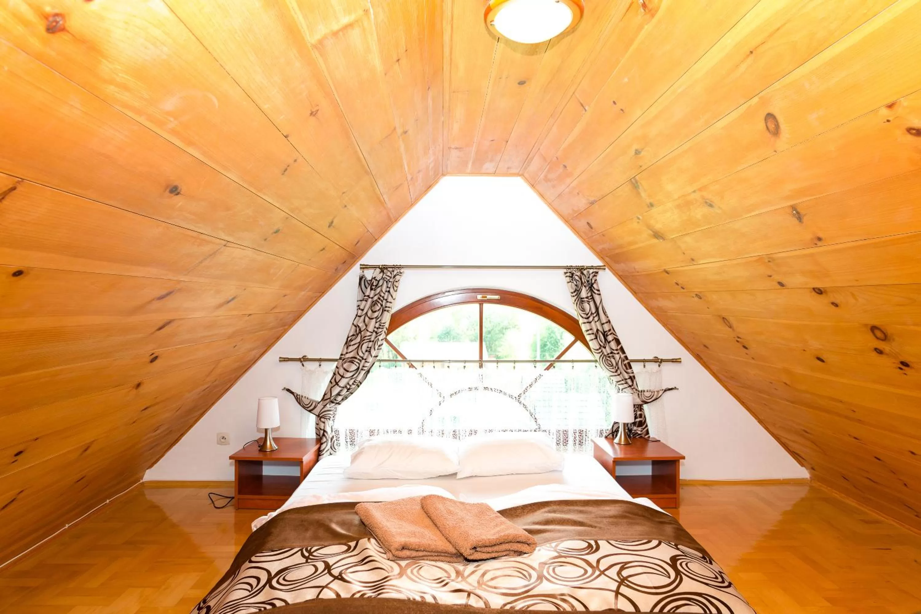 Bed in Gościniec Pięciu Stawów