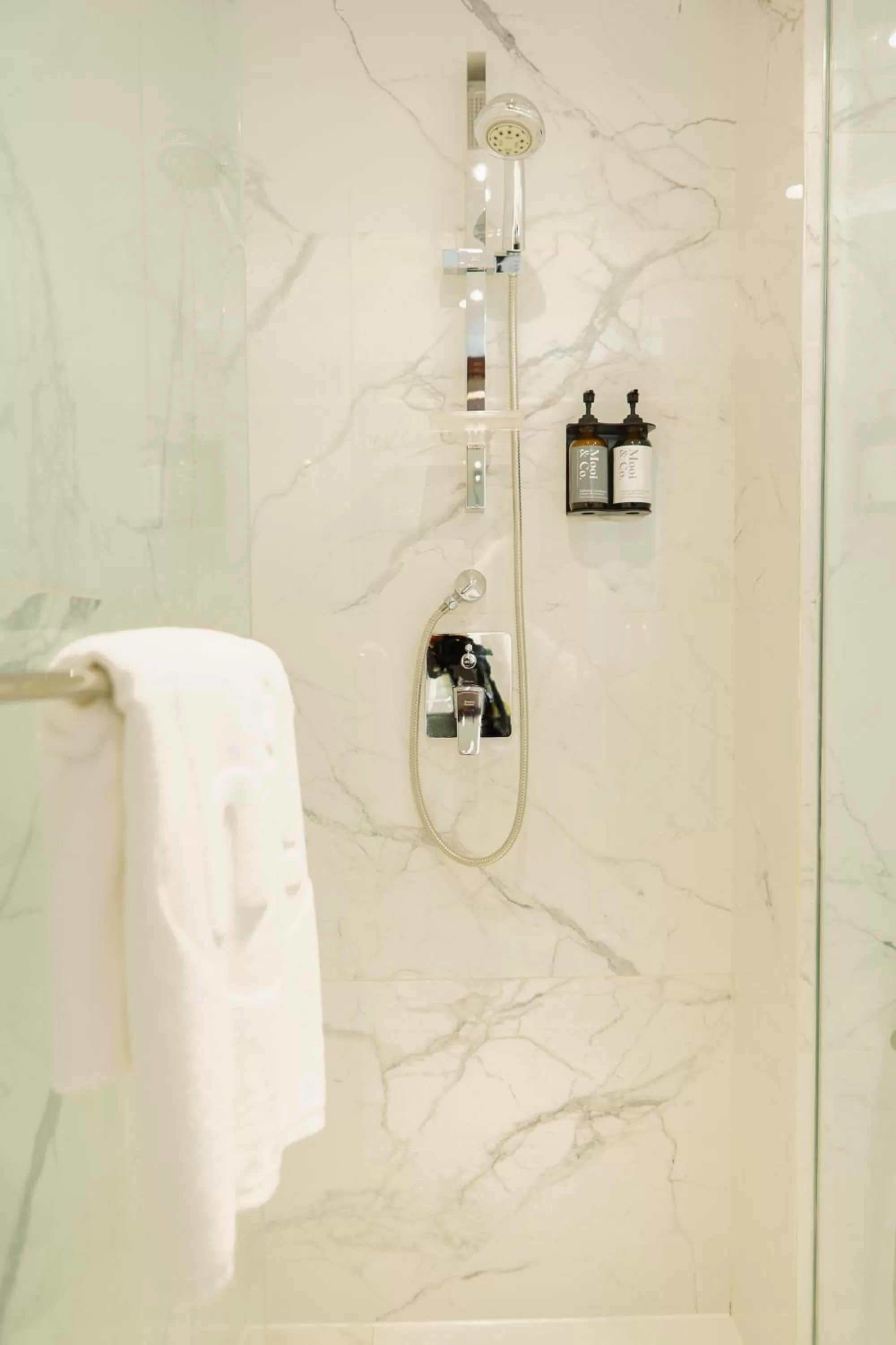 Shower in The Picasso Boutique Serviced Residences Managed by HII