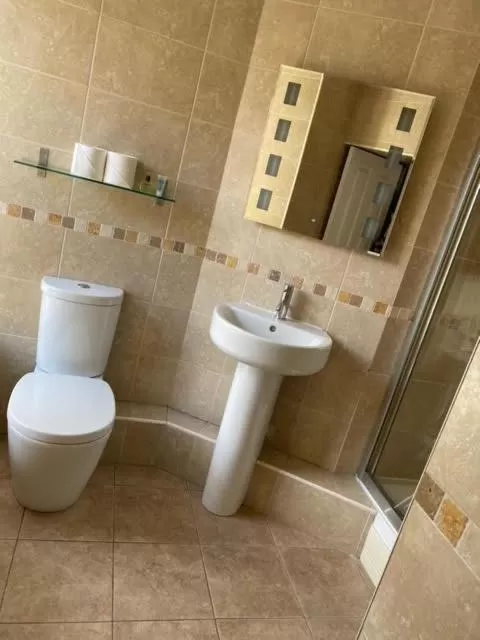 Bathroom in The Sun Inn