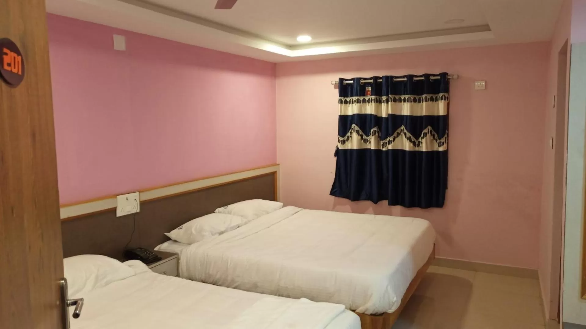 Bed in Aarthi Residency
