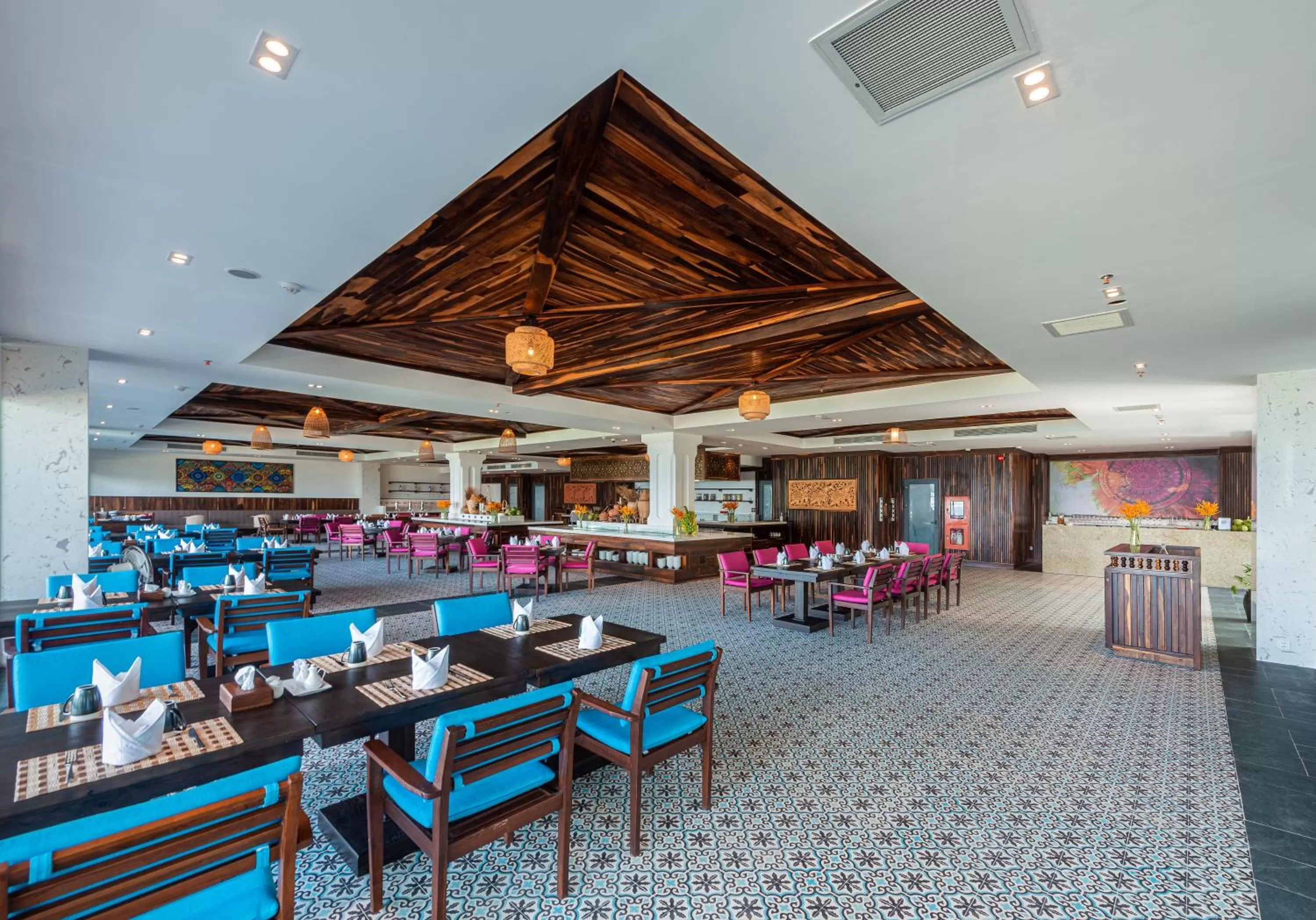 Restaurant/places to eat in Alibu Resort Nha Trang