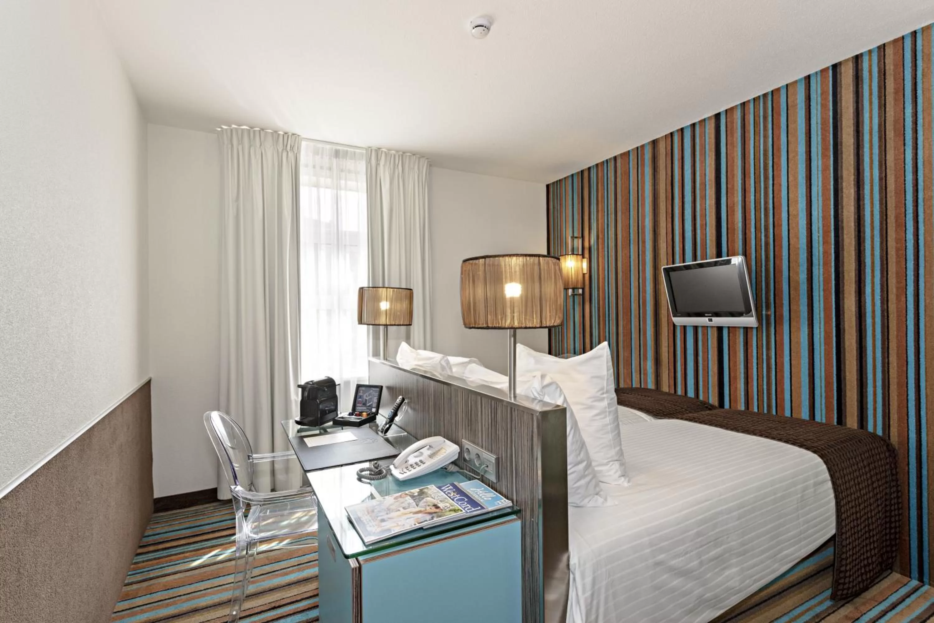 Photo of the whole room, Bed in WestCord City Centre Hotel