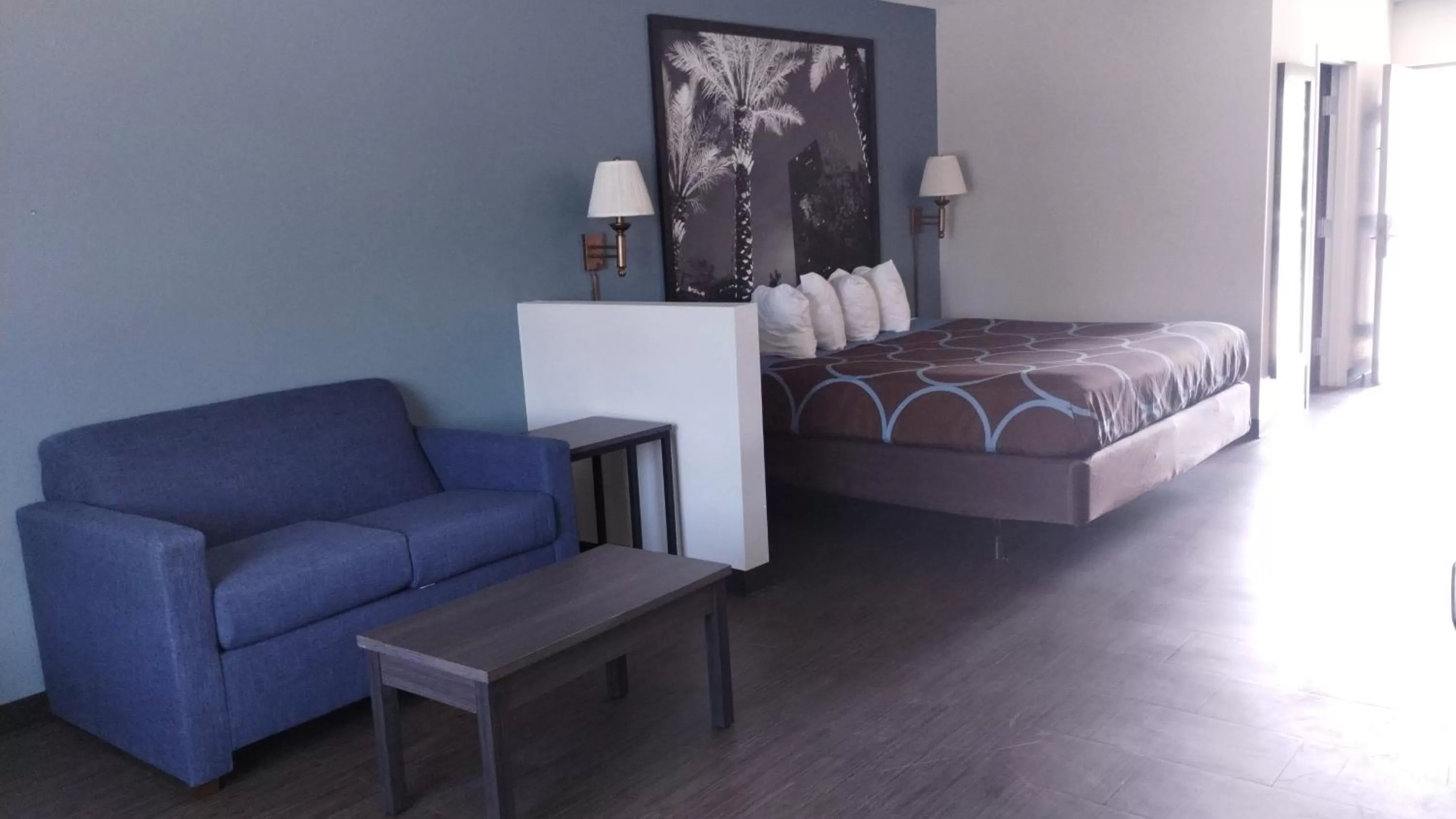 Bed in Super 8 Motel by Wyndham near Fort Lauderdale Arpt