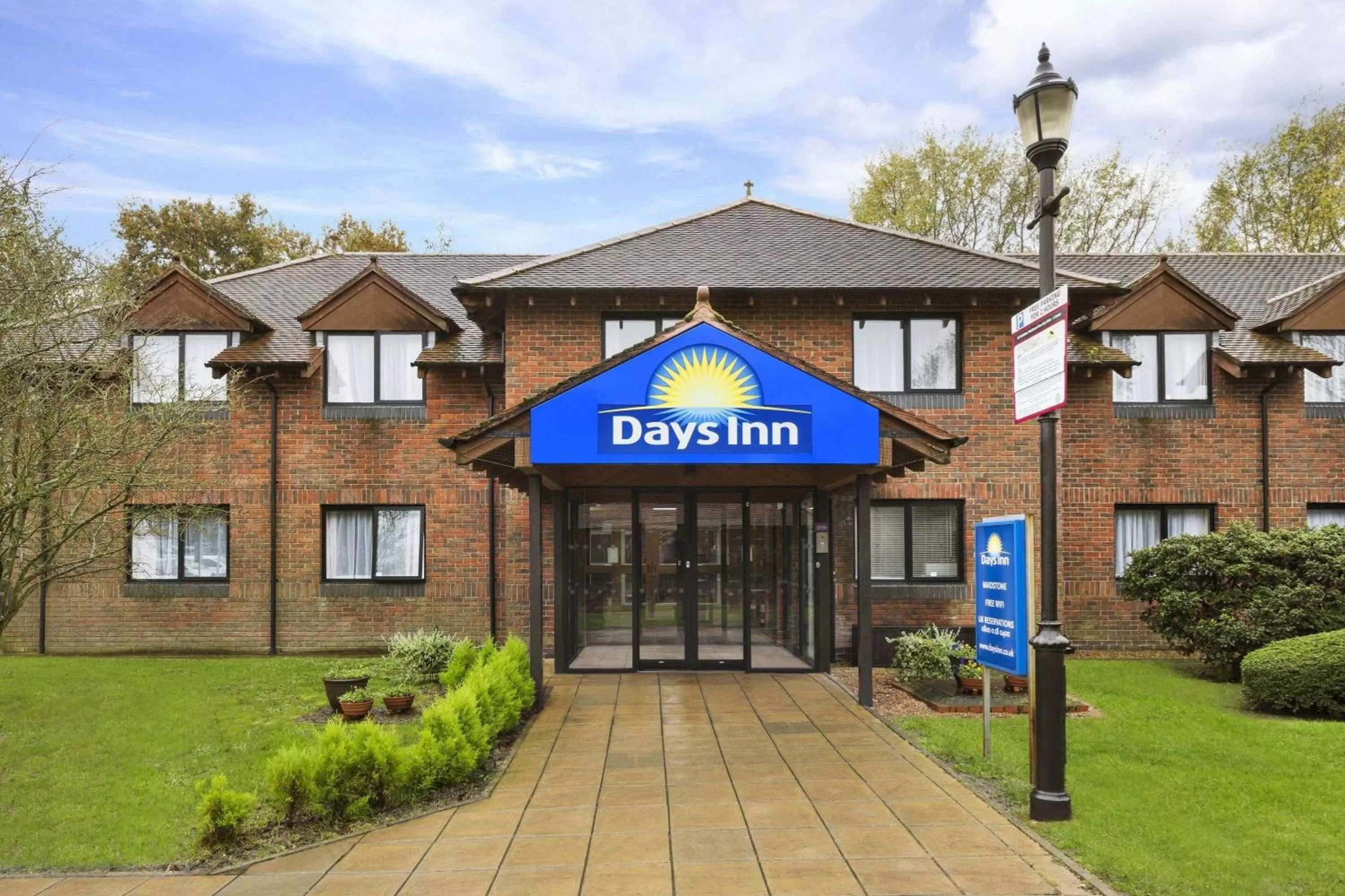 Property building in Days Inn Maidstone