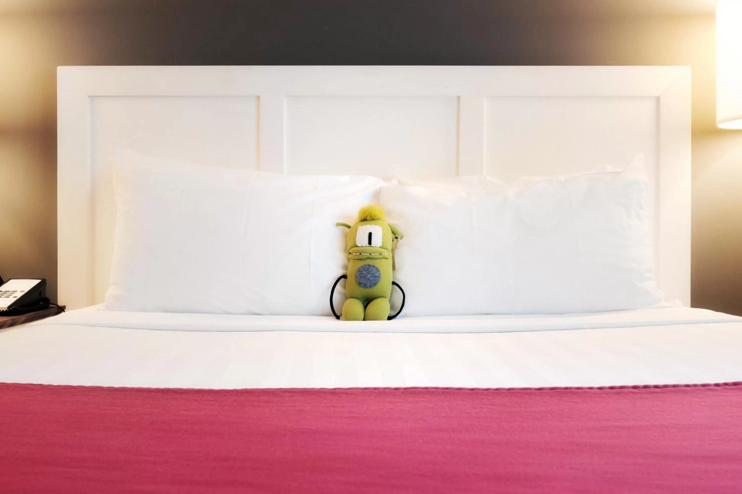 Bed in Summit Lodge Boutique Hotel by Paradox