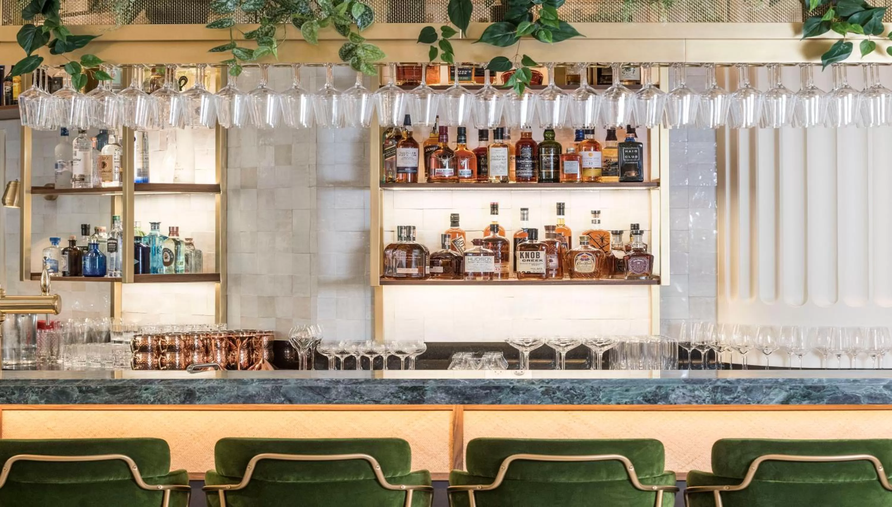 Lounge or bar in Kimpton - St Honoré Paris by IHG