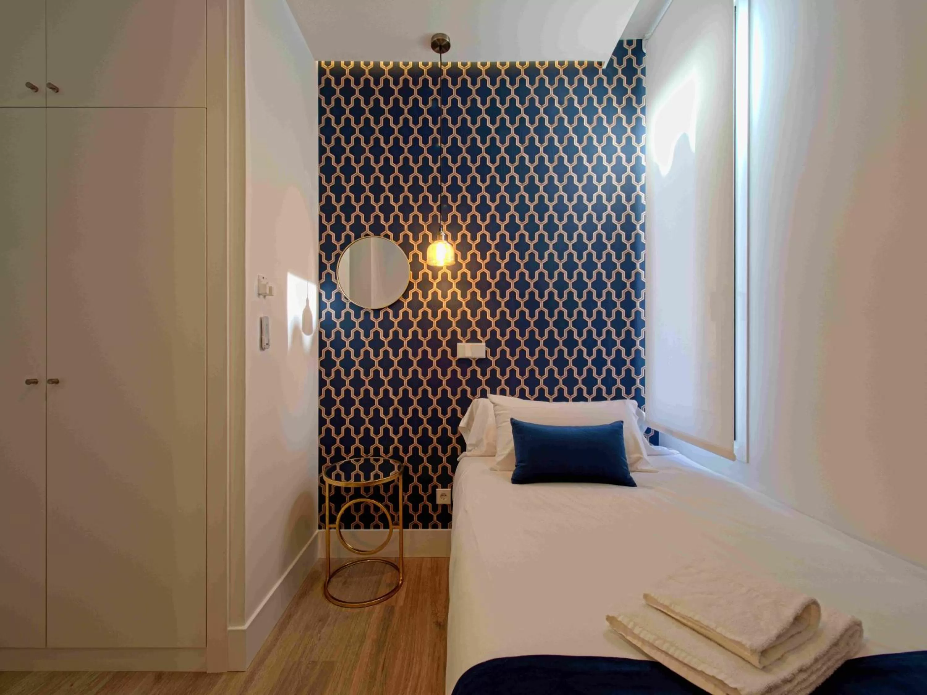 Photo of the whole room, Bed in Dobo Marco Polo