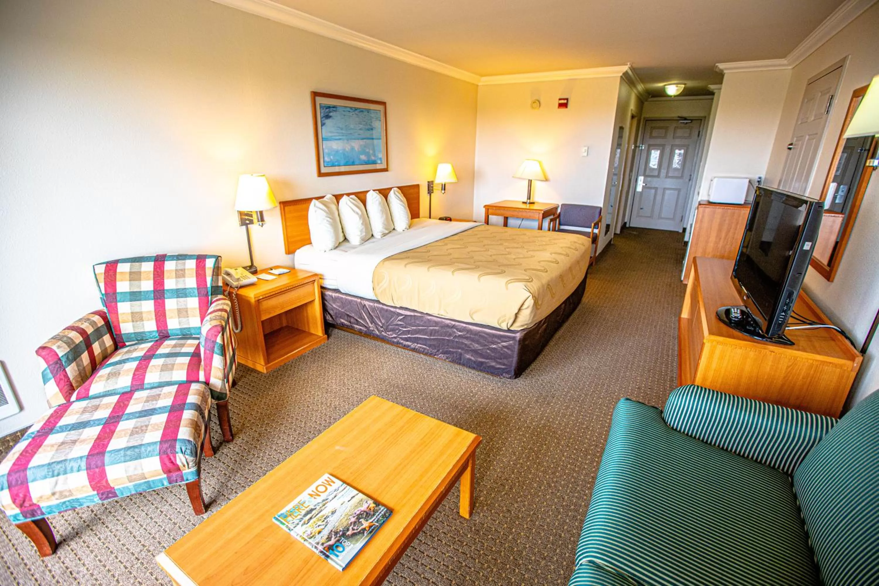 Handicap Accessible King Suite with Sofa Bed and Ocean View in Ocean Paradise Hotel & Resort
