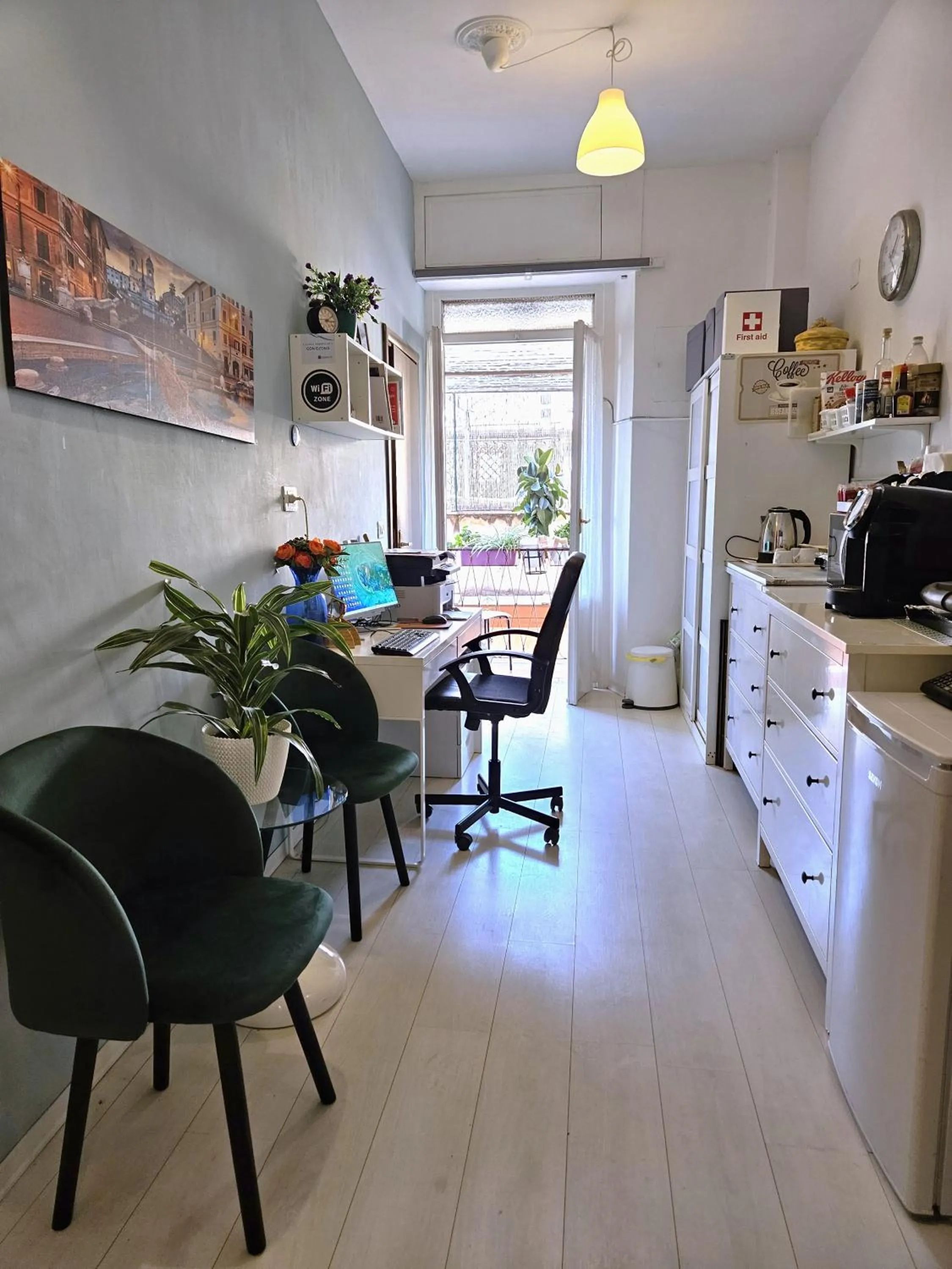 Restaurant/places to eat in Girasole Guesthouse