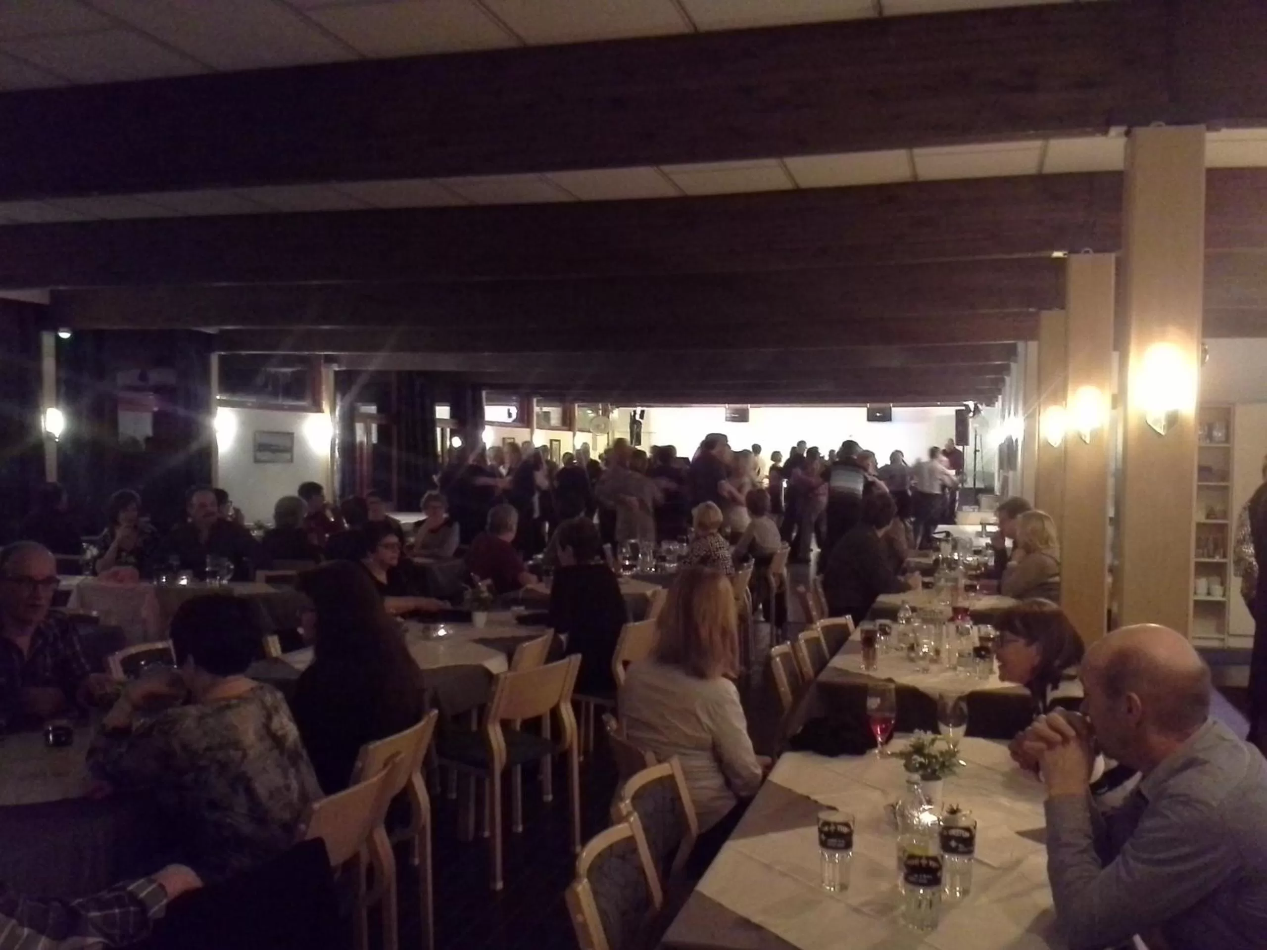 Restaurant/Places to Eat in Karemajat Panorama hotel