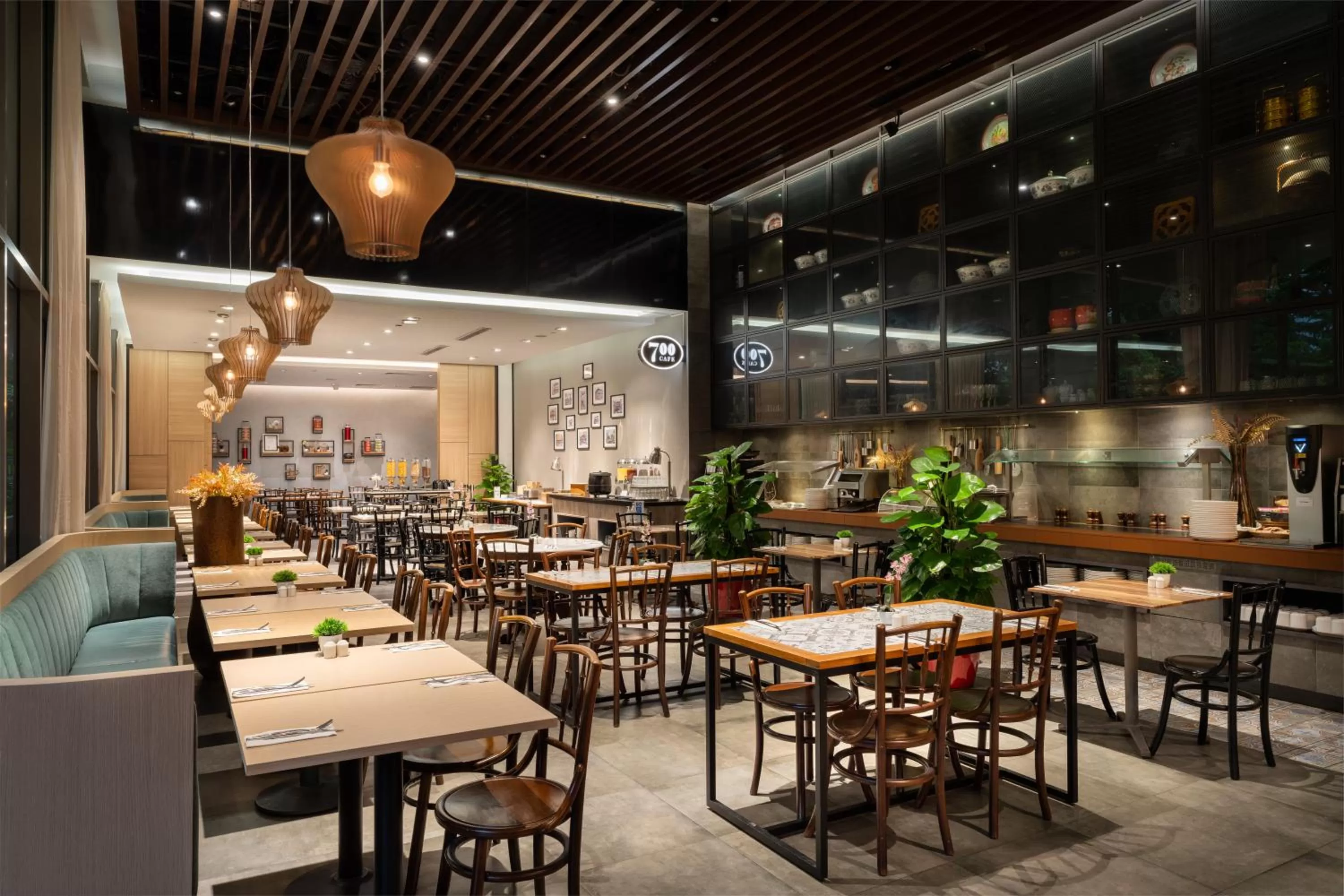 Restaurant/places to eat in Hotel Traveltine Downtown Singapore, Trademark Collection