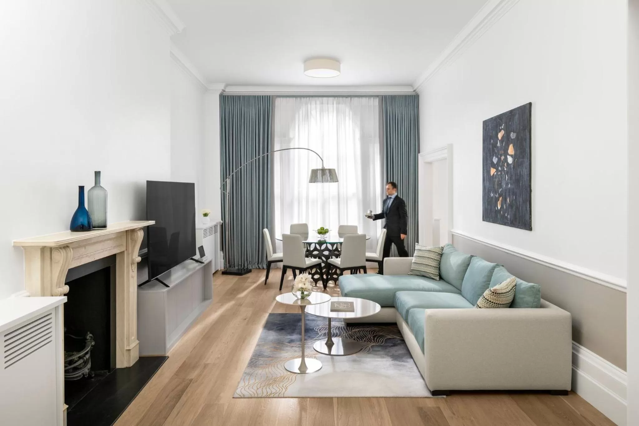 Photo of the whole room in COMO Metropolitan London