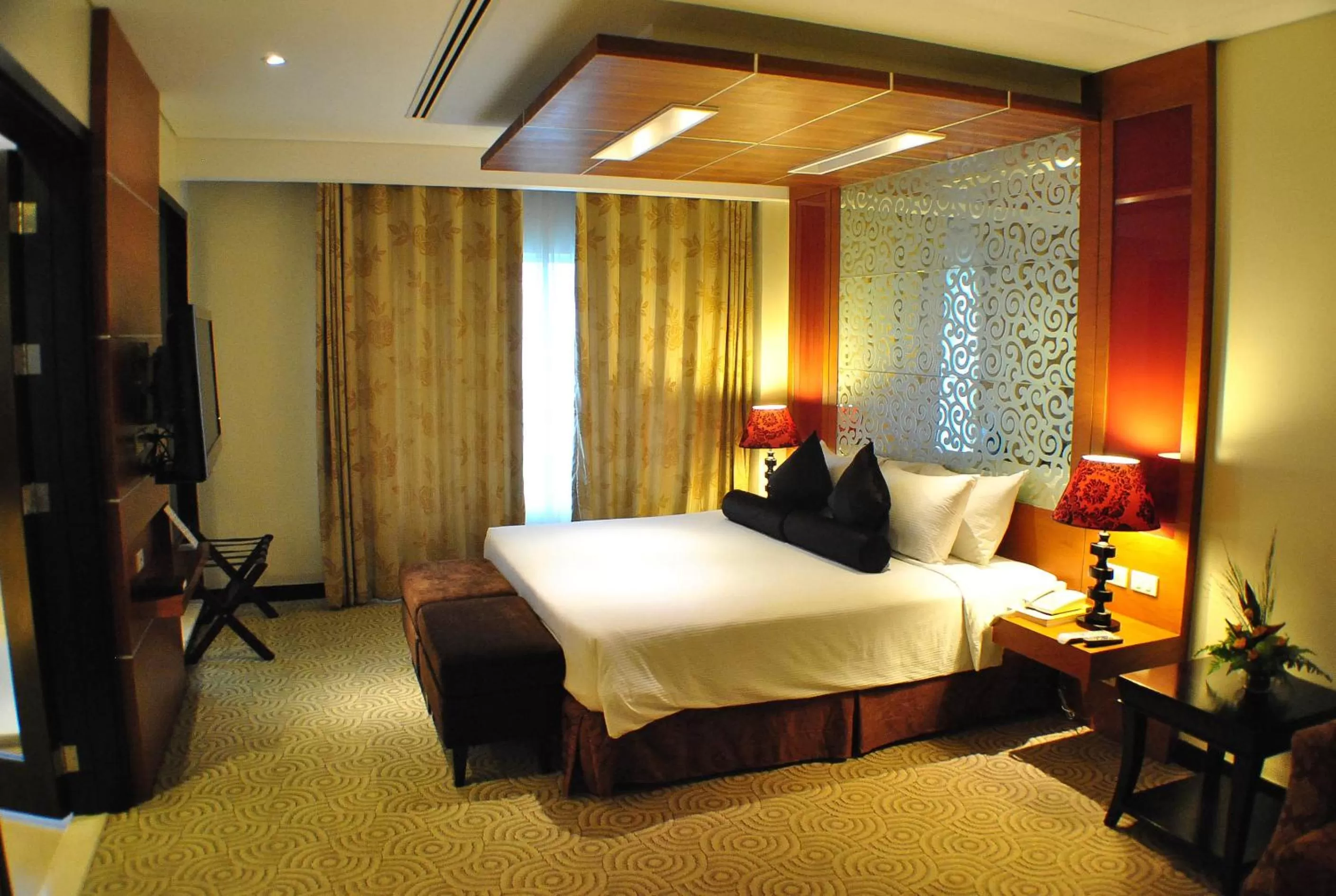 Bed in Hotel Elizabeth Cebu