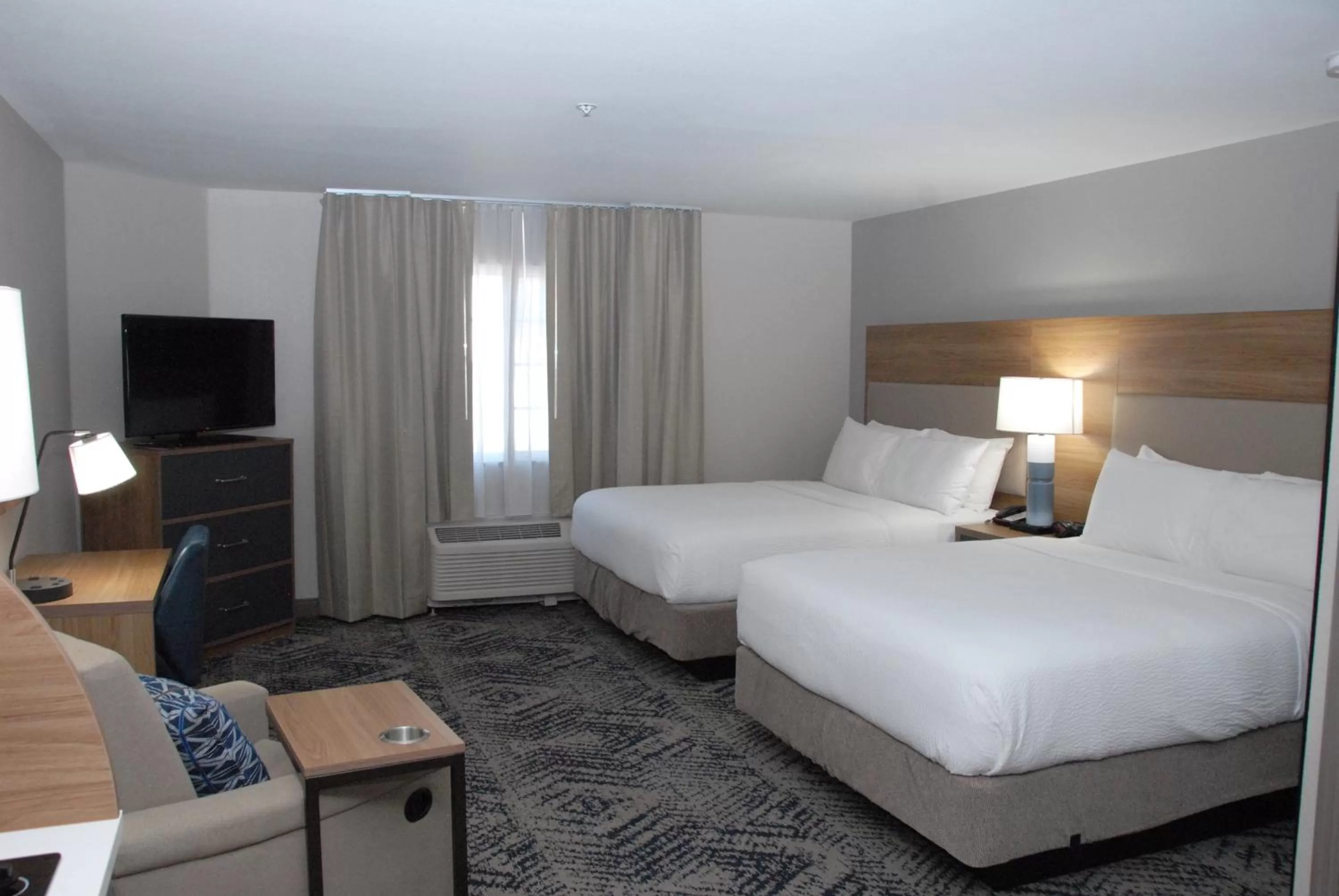 Photo of the whole room, Bed in Candlewood Suites Tallahassee by IHG