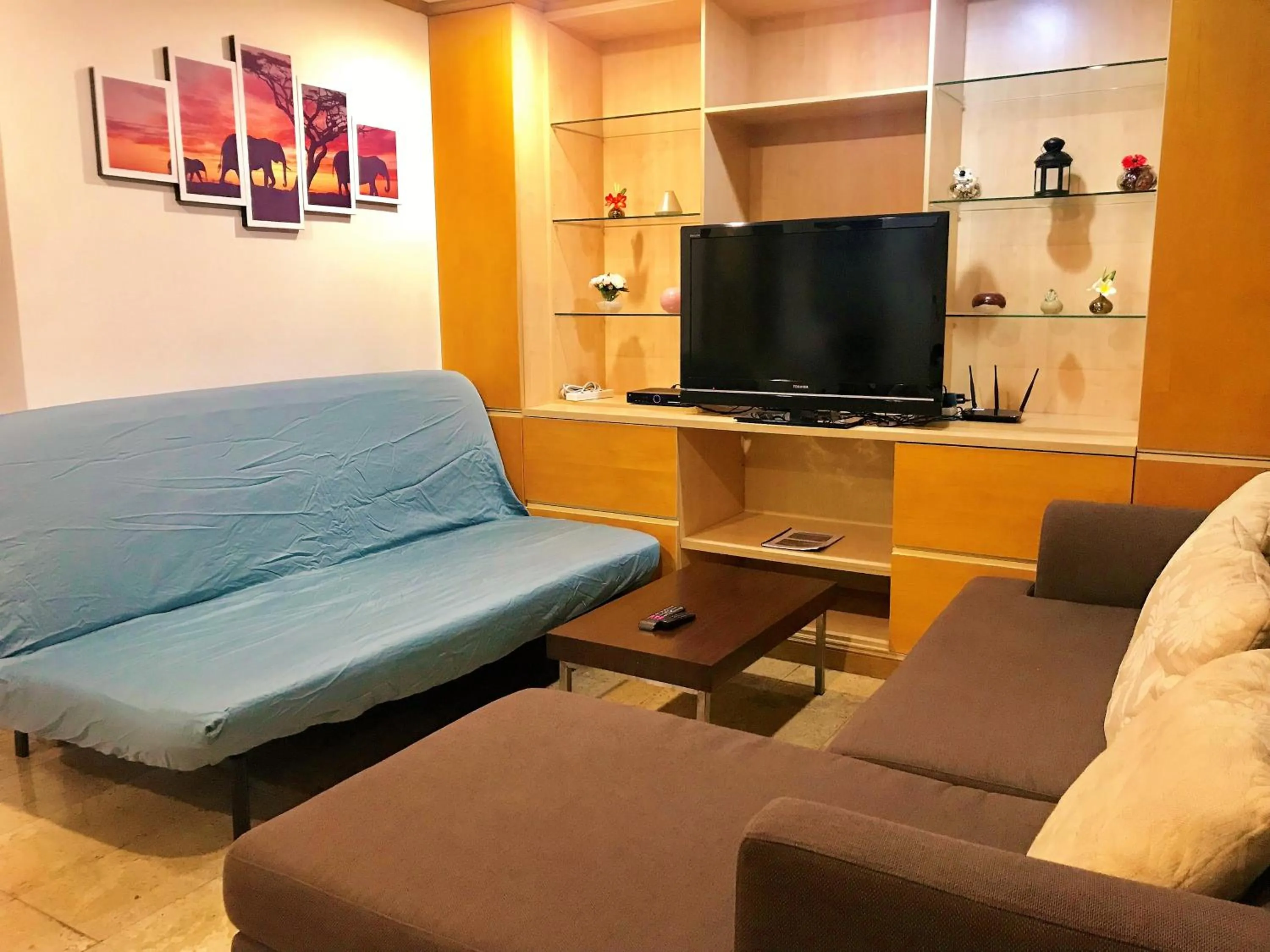 Living room, Seating Area in Twin Peaks Sukhumvit Suites