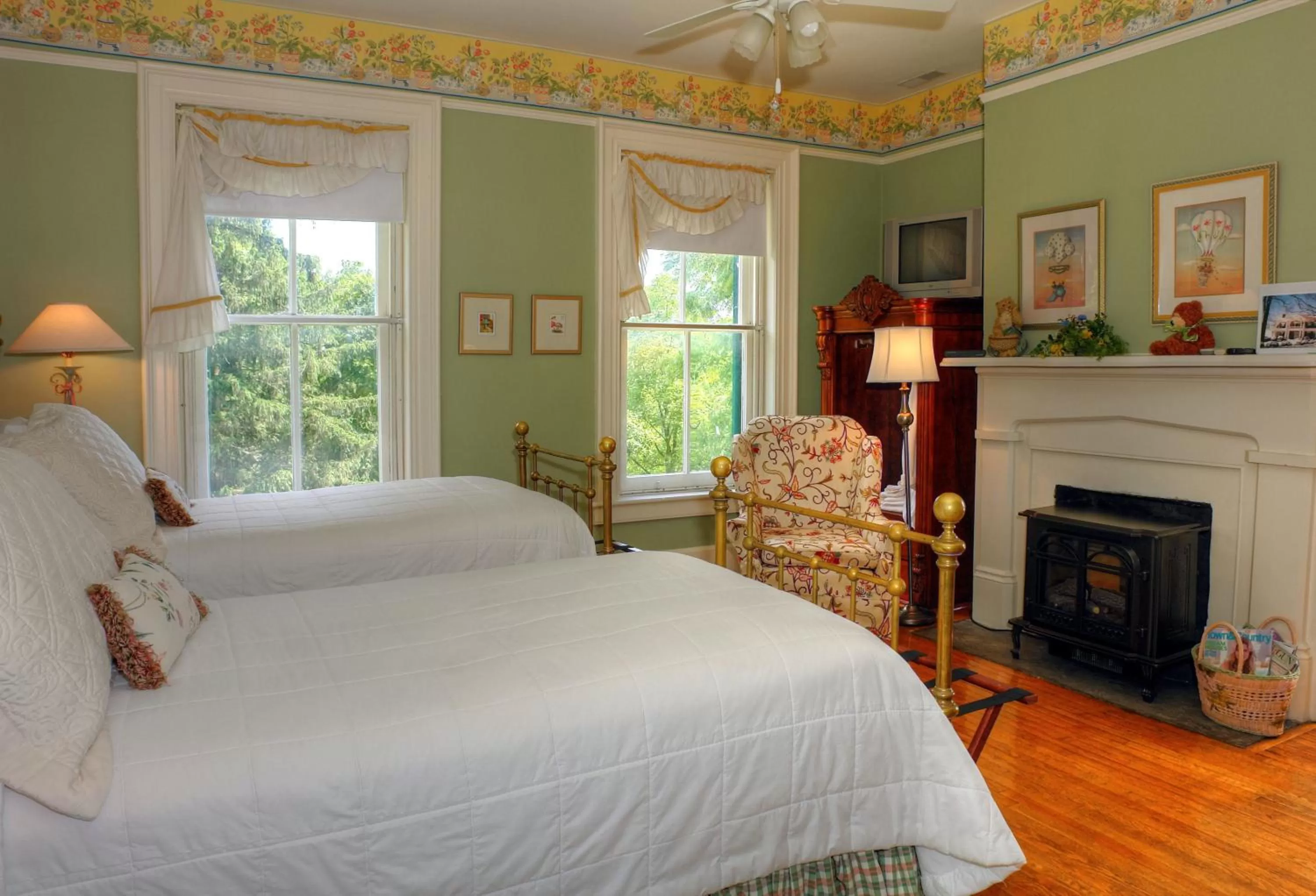 Bedroom, Bed in Rockwood Manor Bed & Breakfast