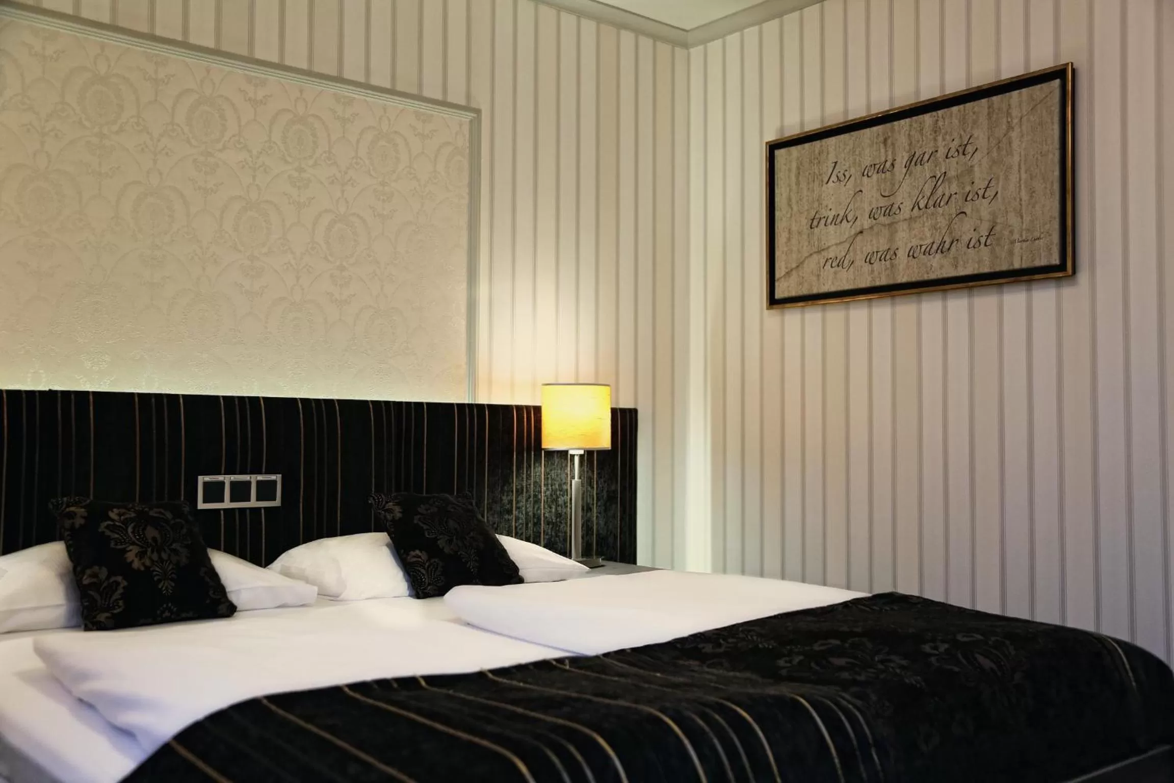 Photo of the whole room, Bed in Konsumhotel Dorotheenhof Weimar