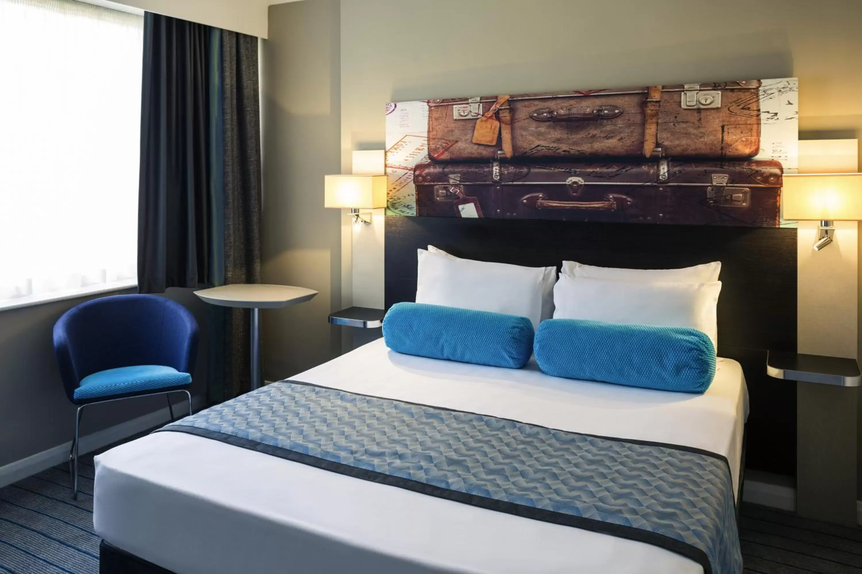 Queen Room with extra Pull-out Bed in Mercure London Heathrow Airport Queen Room with extra Pull-out Bed in Mercure London Heathrow Airport