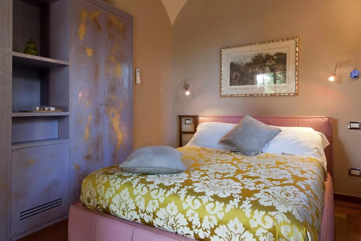 Photo of the whole room, Bed in Relais Montemaggiore