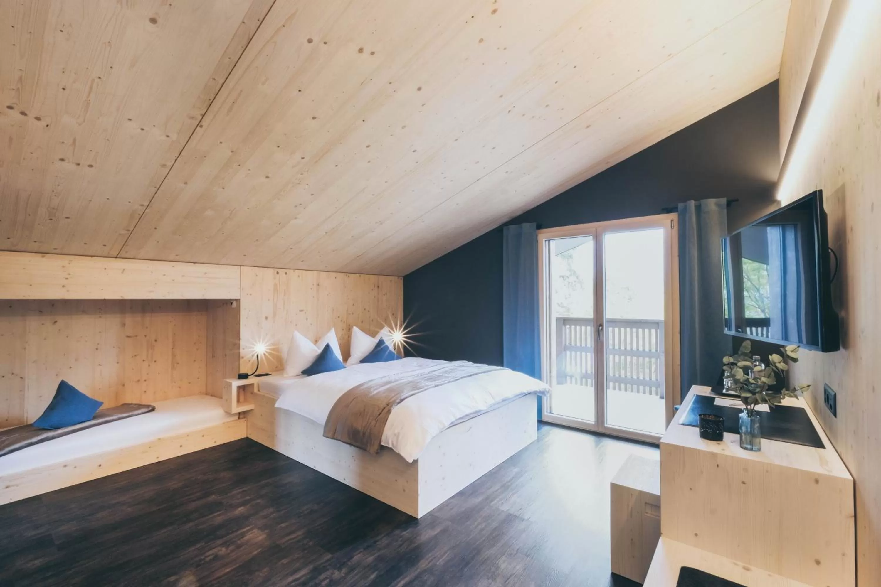 Photo of the whole room, Bed in Frutigresort