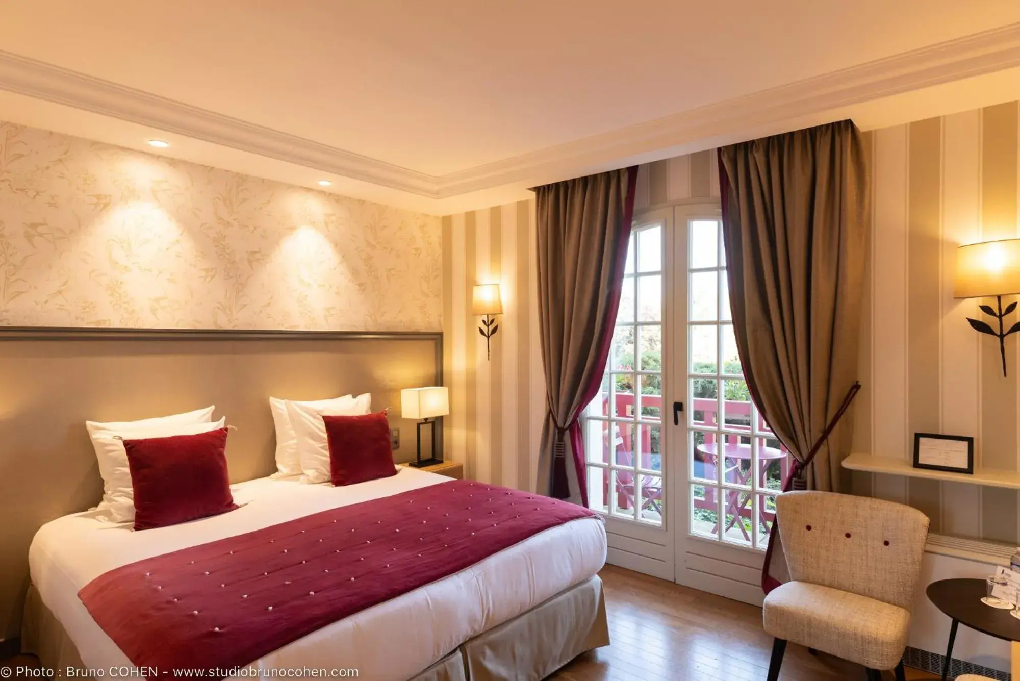 Double Room with Park View in Le Château de la Tour Double Room with Park View in Le Château de la Tour