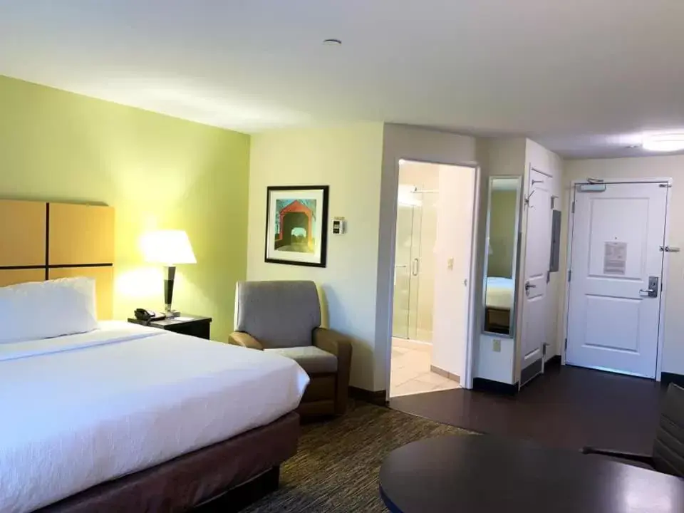 King Studio Suite - Mobility Acces Tub/Non-Smoking in Candlewood Suites Belle Vernon, an IHG Hotel King Studio Suite - Mobility Acces Tub/Non-Smoking in Candlewood Suites Belle Vernon, an IHG Hotel