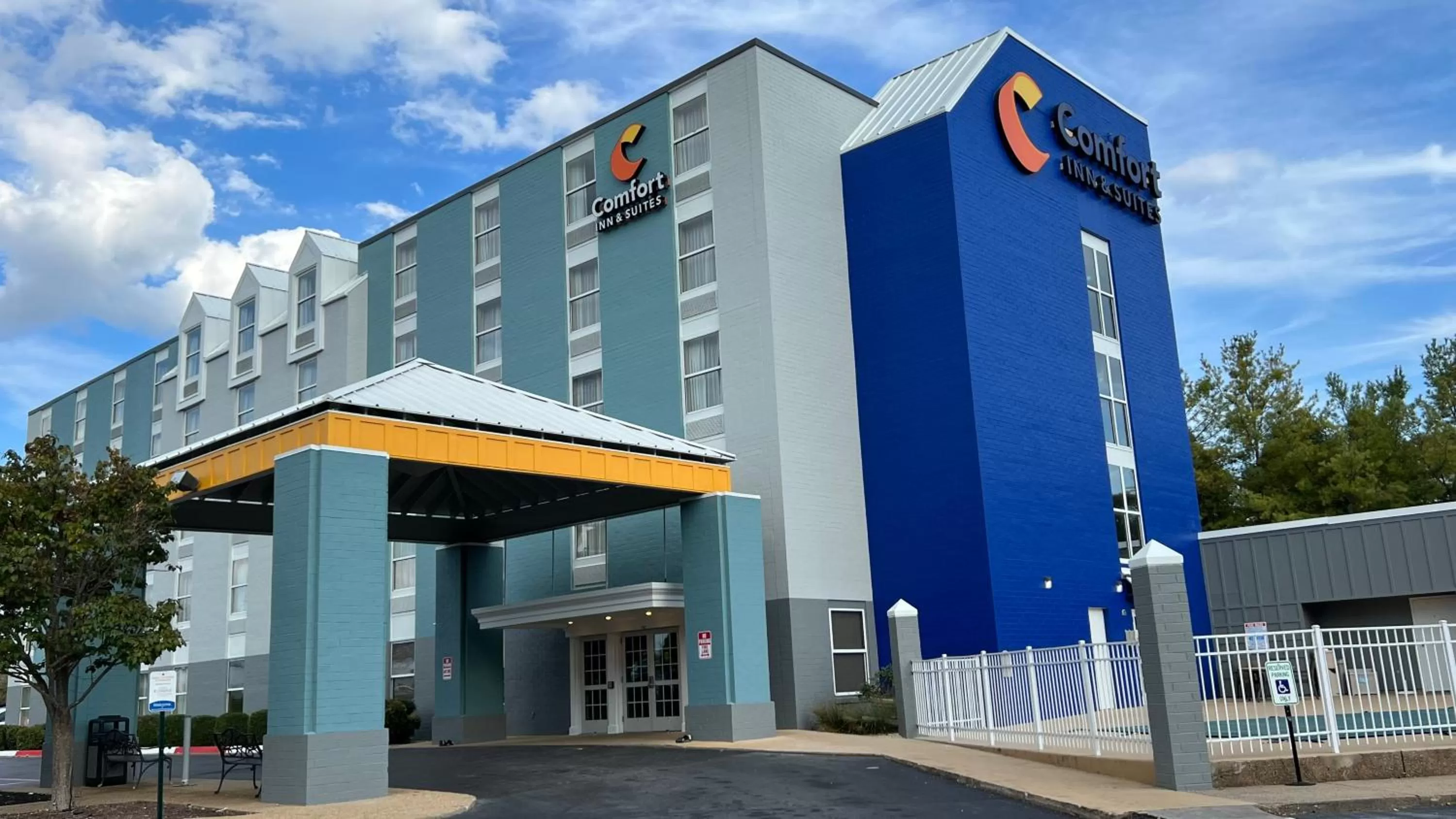 Property building in Comfort Inn & Suites Staunton
